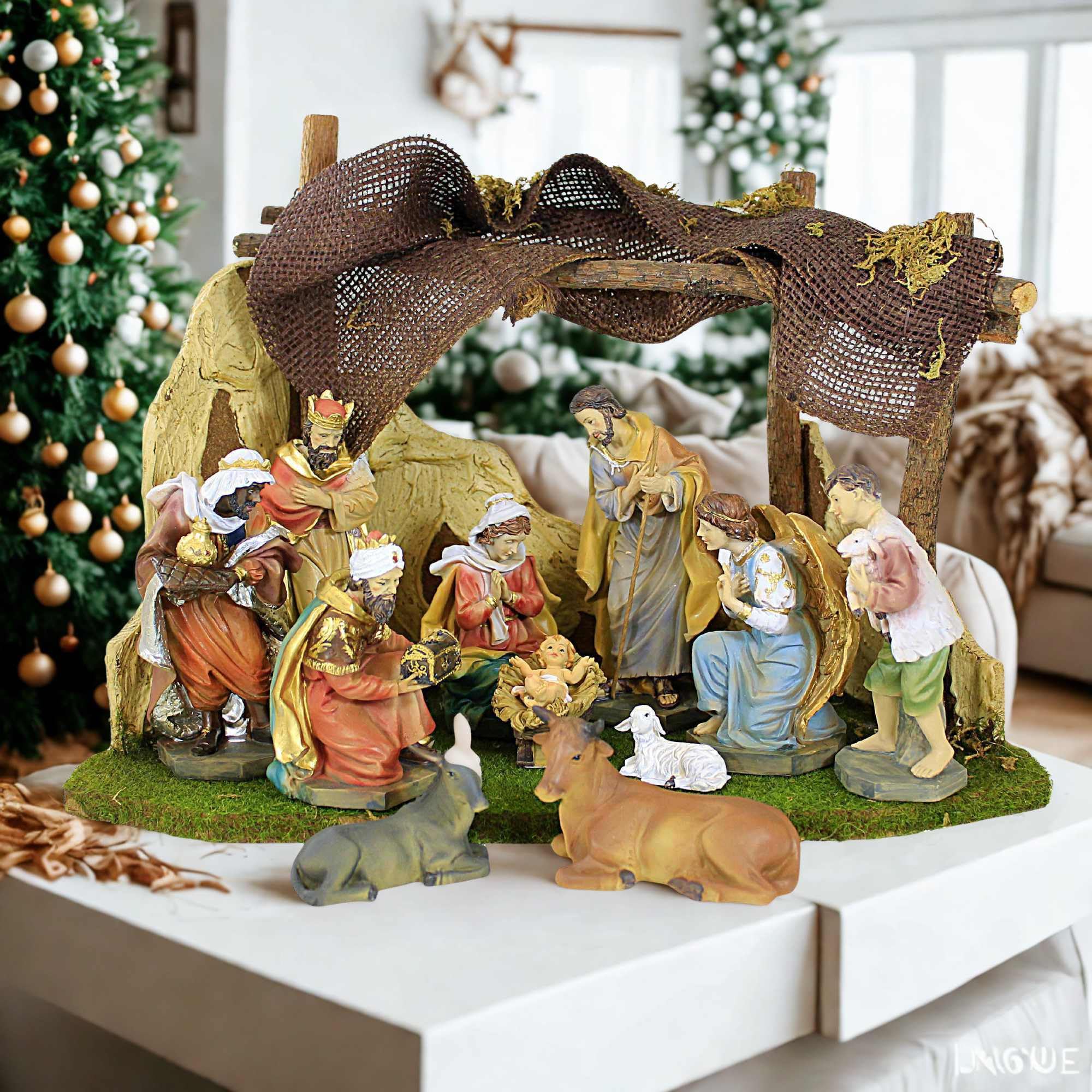 Amazon.com: Kurt Adler Nativity Set with 11 Figures and Stable