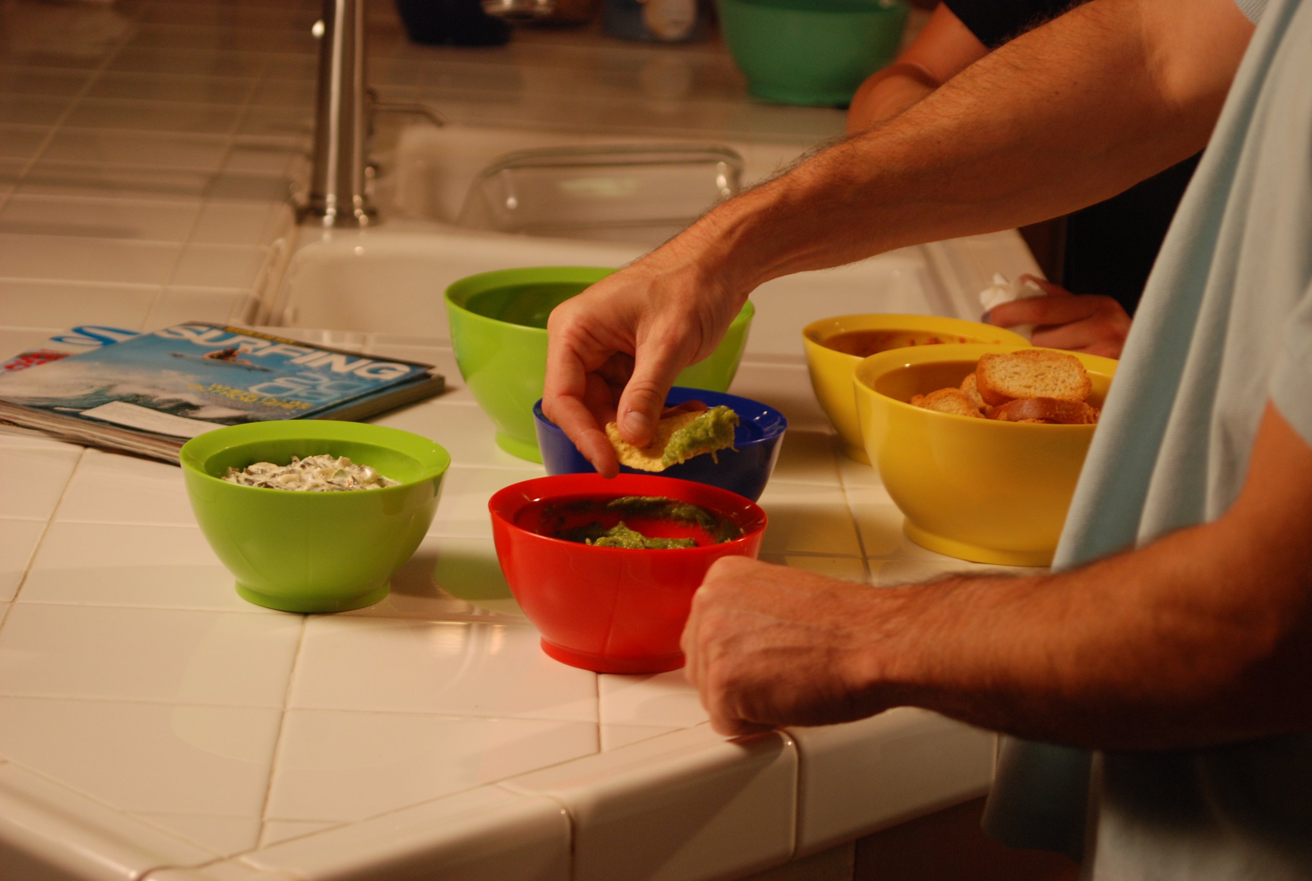 CaliBowl Non-Spill Plastic Bowl Set - 20oz Reusable Kitchen Bowls with Concave Inner Lip and Non-Slip Base - For Cereal, Soups, Salad, Pasta and Serving - Set of 4 - Seagrass Green