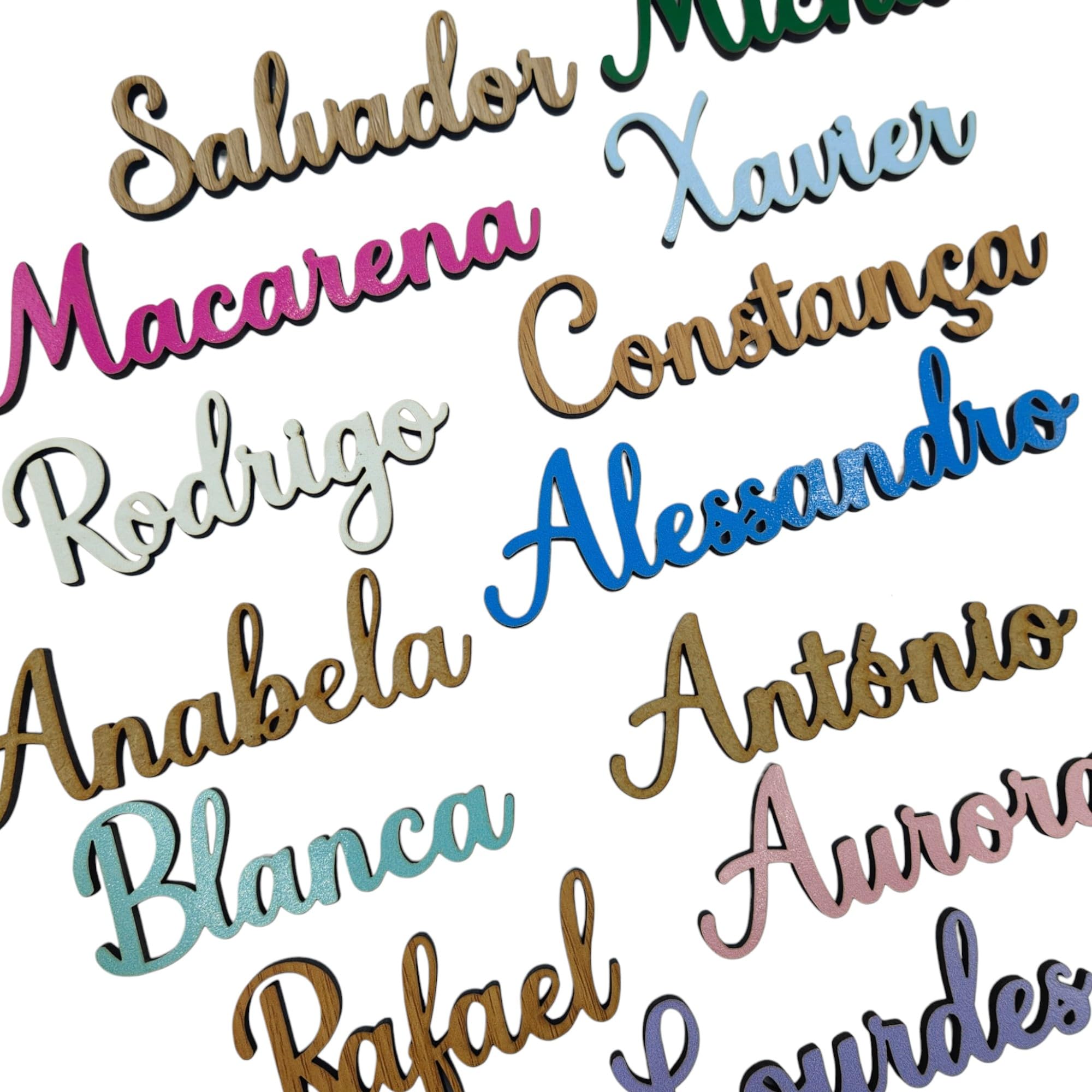 ADOREI - Marcasitios Nombres Decorativos Personalizados cortados con láser de MDF para Decoración, Tarjetas de mesa, Marcadores de Lugar; Marcasitios de boda, Fiesta, eventos, Cumpleaños