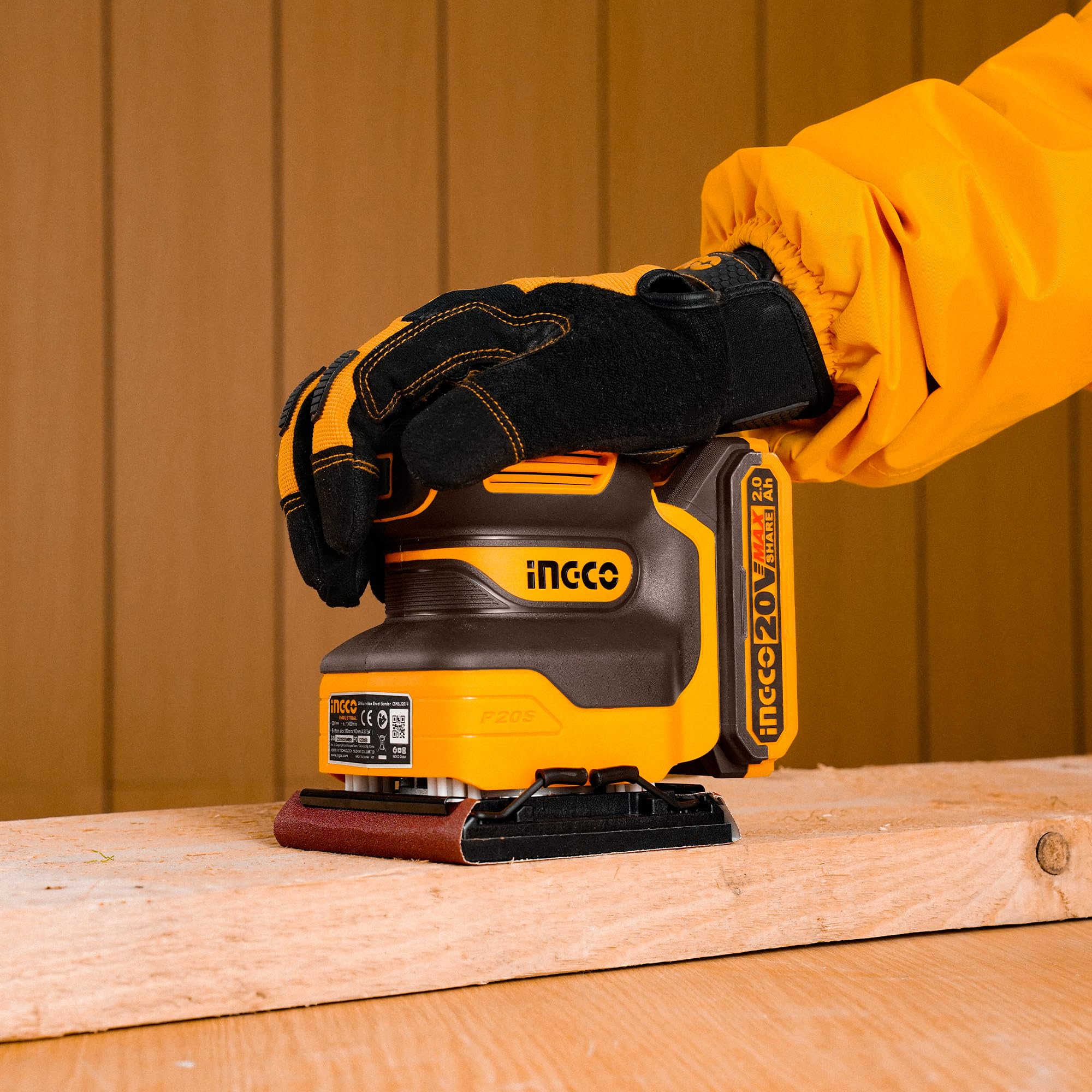 INGCO Ponceuse Vibrante Sans Fil 20V Ponceuse Multifonction Sans Fil Ponceuse À Main à Quart de Feuille Sans Fil 12000 tr/min avec 1 Batterie 2,0Ah et Chargeur CSHSLI20141