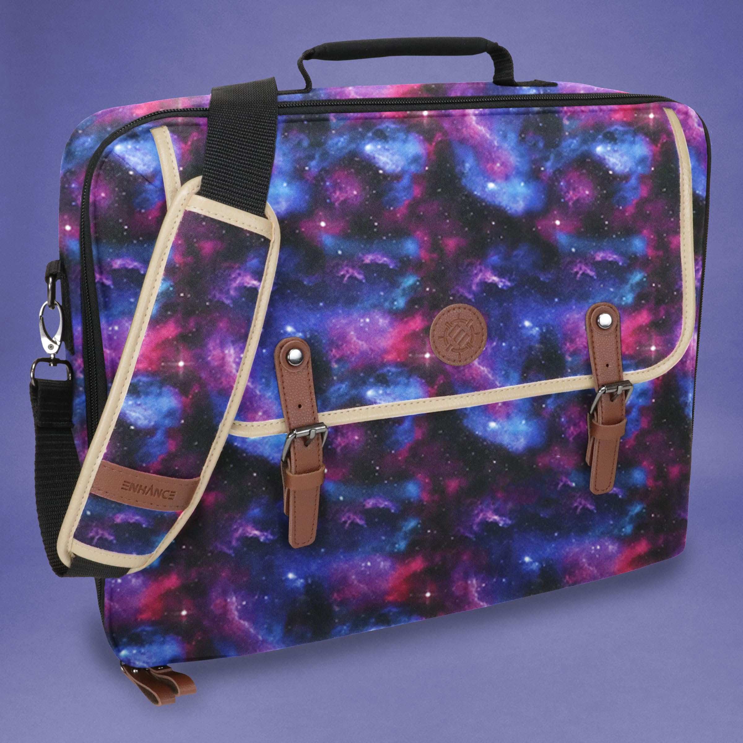 ENHANCE Designer Edition TCG-Tasche - MTG-Umhängetasche mit anpassbaren Trennwänden und Zubehörtasche für Deckboxen - Kartenaufbewahrung kompatibel mit Magic The Gathering, Pokemon, Lorcana (Galaxis)