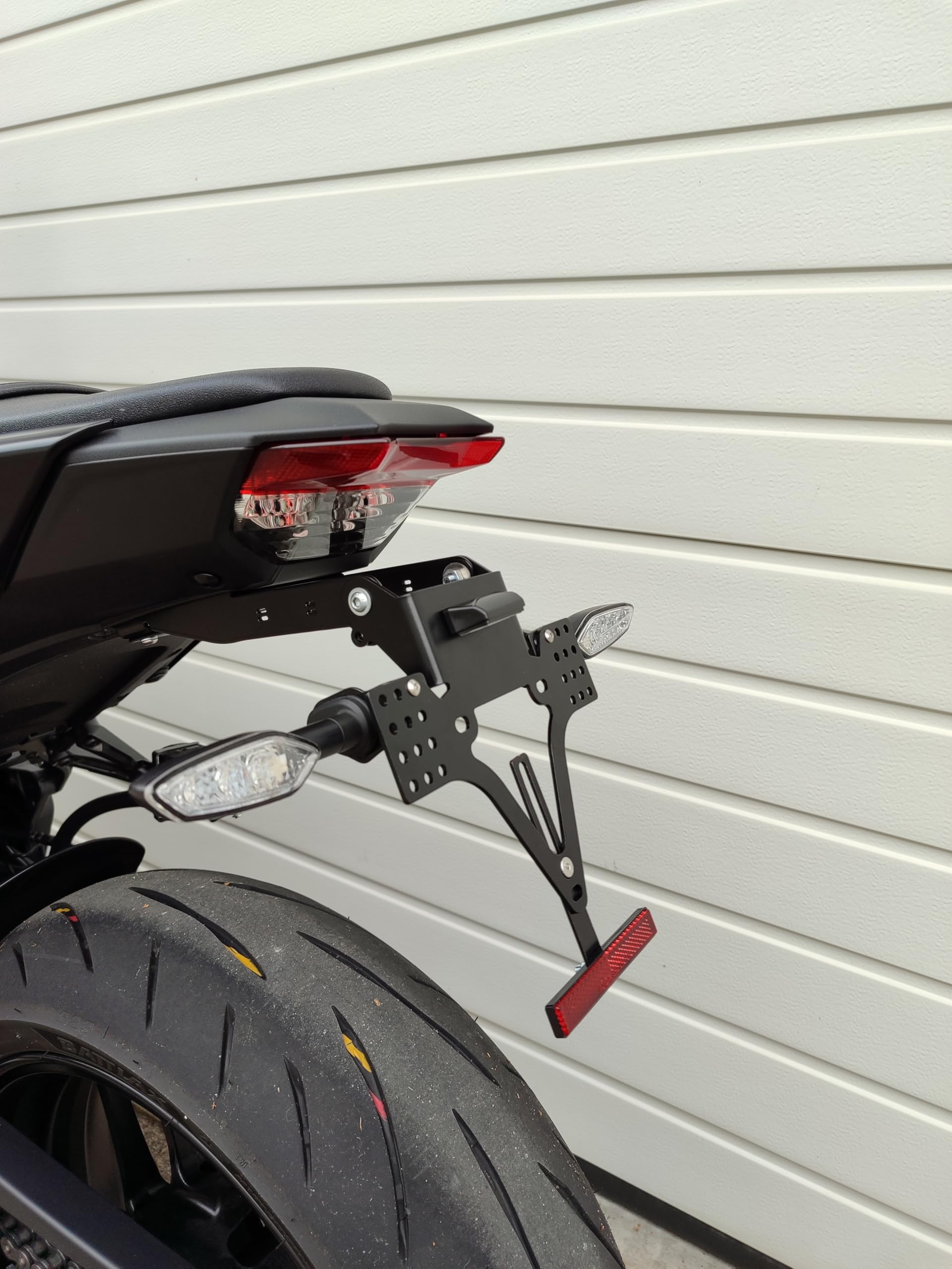 Kennzeichenhalter kompatibel mit Yamaha MT09 ab 2024 mt-09 Kennzeichenträger Tail Tidy Heckumbau kurzes Heck für OEM Blinker