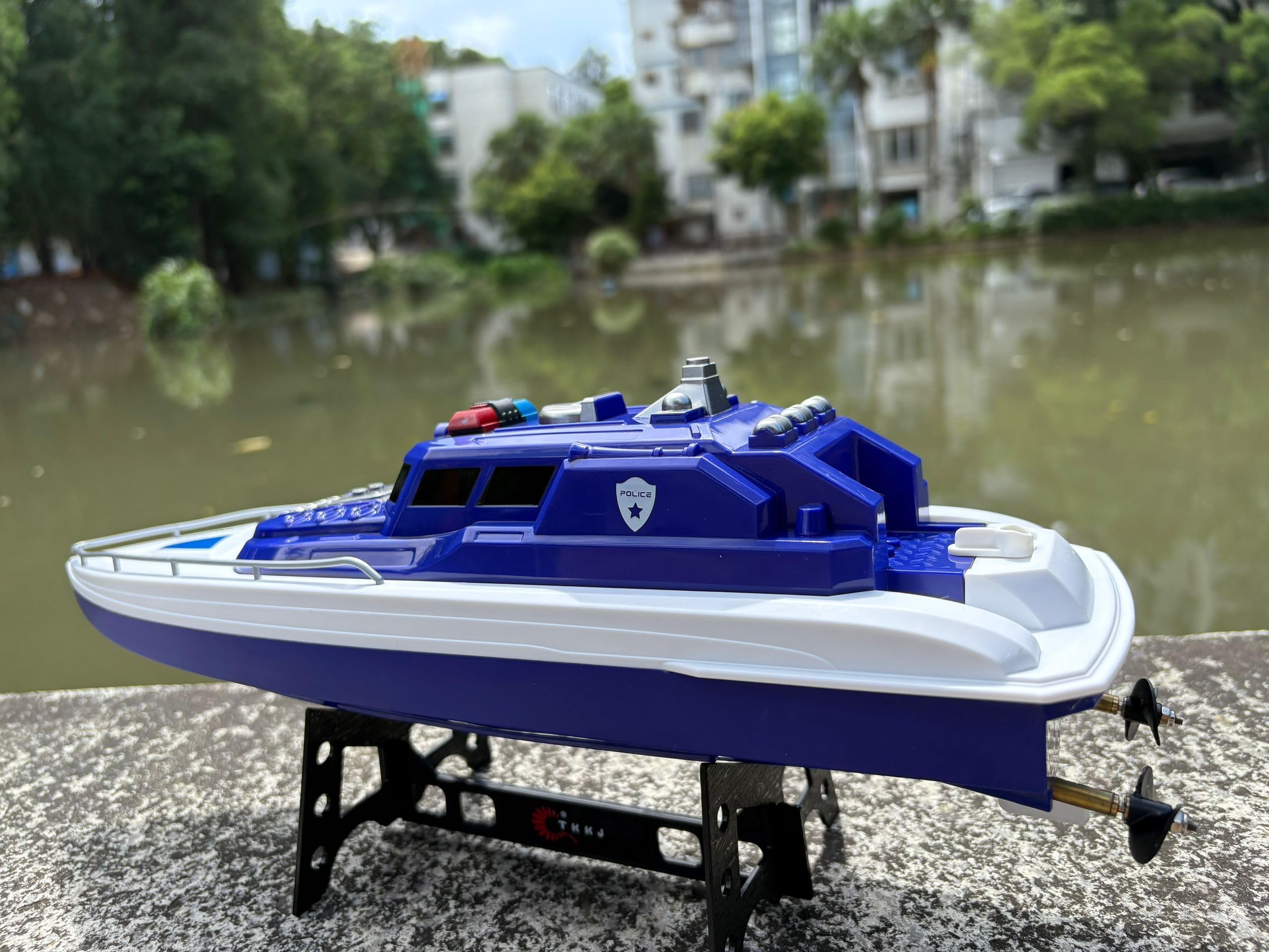 38CM RC 2.4G guardia costiera modello di nave intrattenimento estivo telecomando nave della polizia modello di intrattenimento dell'acqua, ad alta velocità 20Km/h telecomando motoscafo