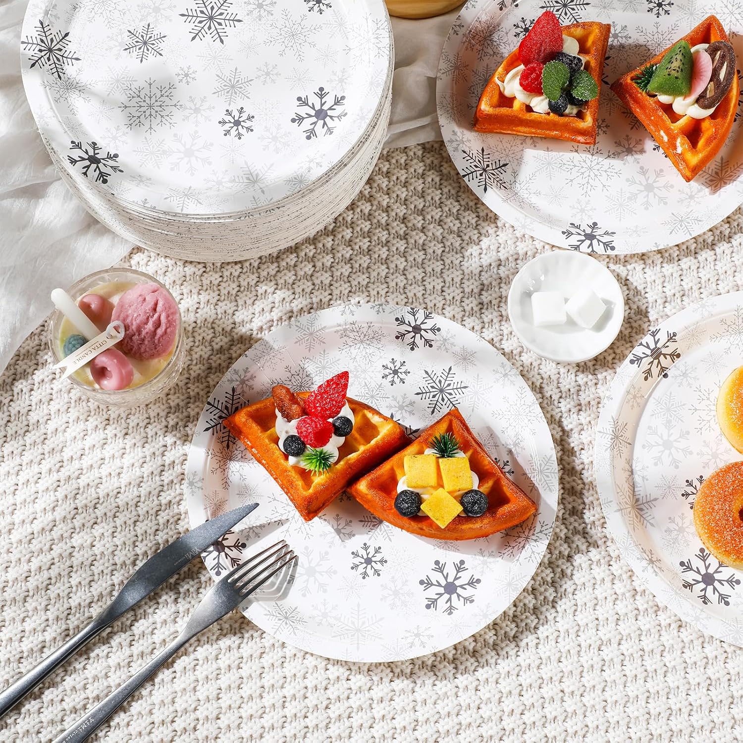 Uiifan 100 Pcs Winter Paper Plates 9 Inch Sliver Snowflake Dinner Plates Disposable Holiday Dessert Party Plate Dinnerware for Wonderland Decorations Baby Shower Birthday Party Supplies Wedding