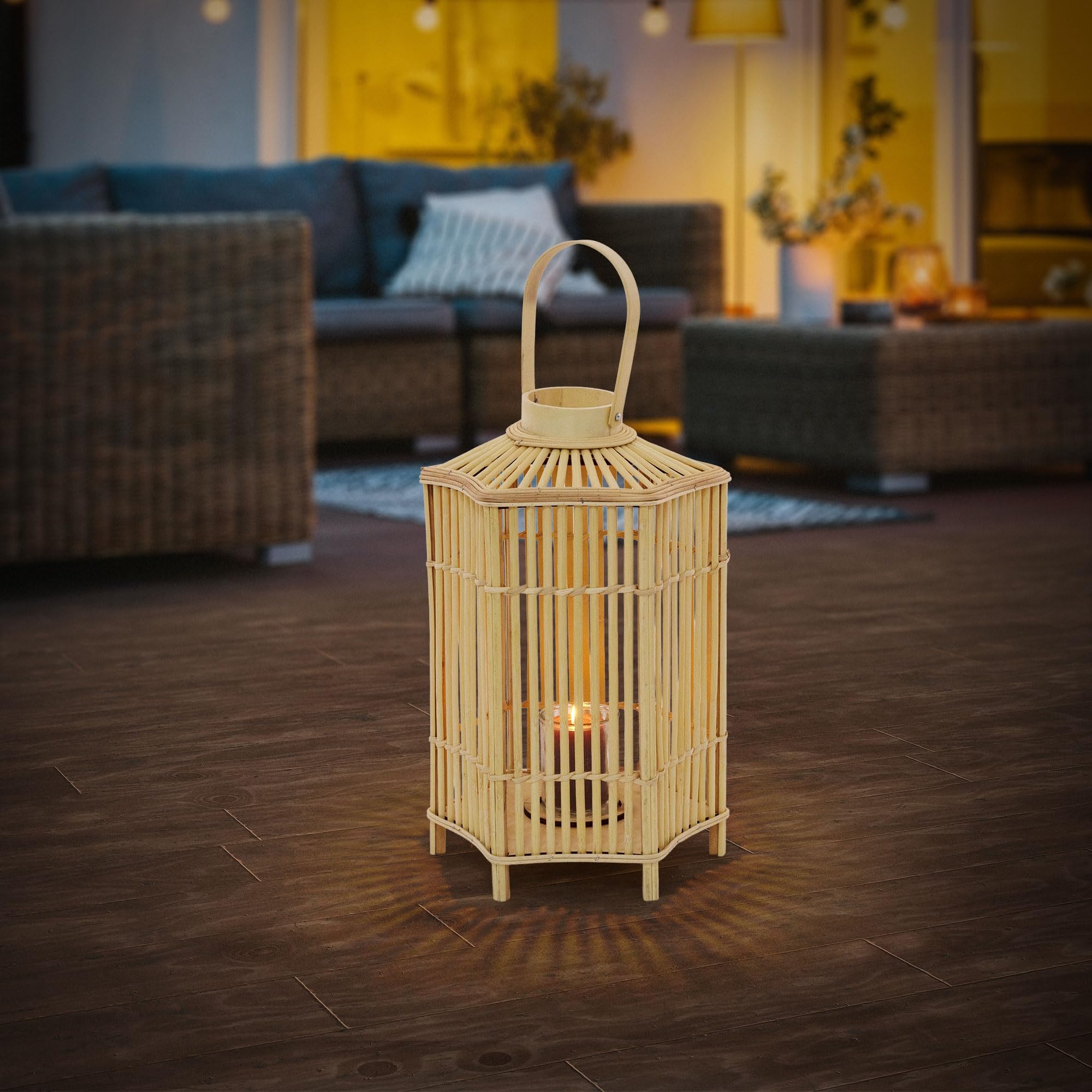 ECD Germany Linterna de Bambú Madera, 60 cm de Altura, Portavelas de Jardín con Asa y Inserto de Cristal, Farol de Estilo Boho, Lámpara Colgante Interior/Exterior Decorativo para Terraza, Balcón