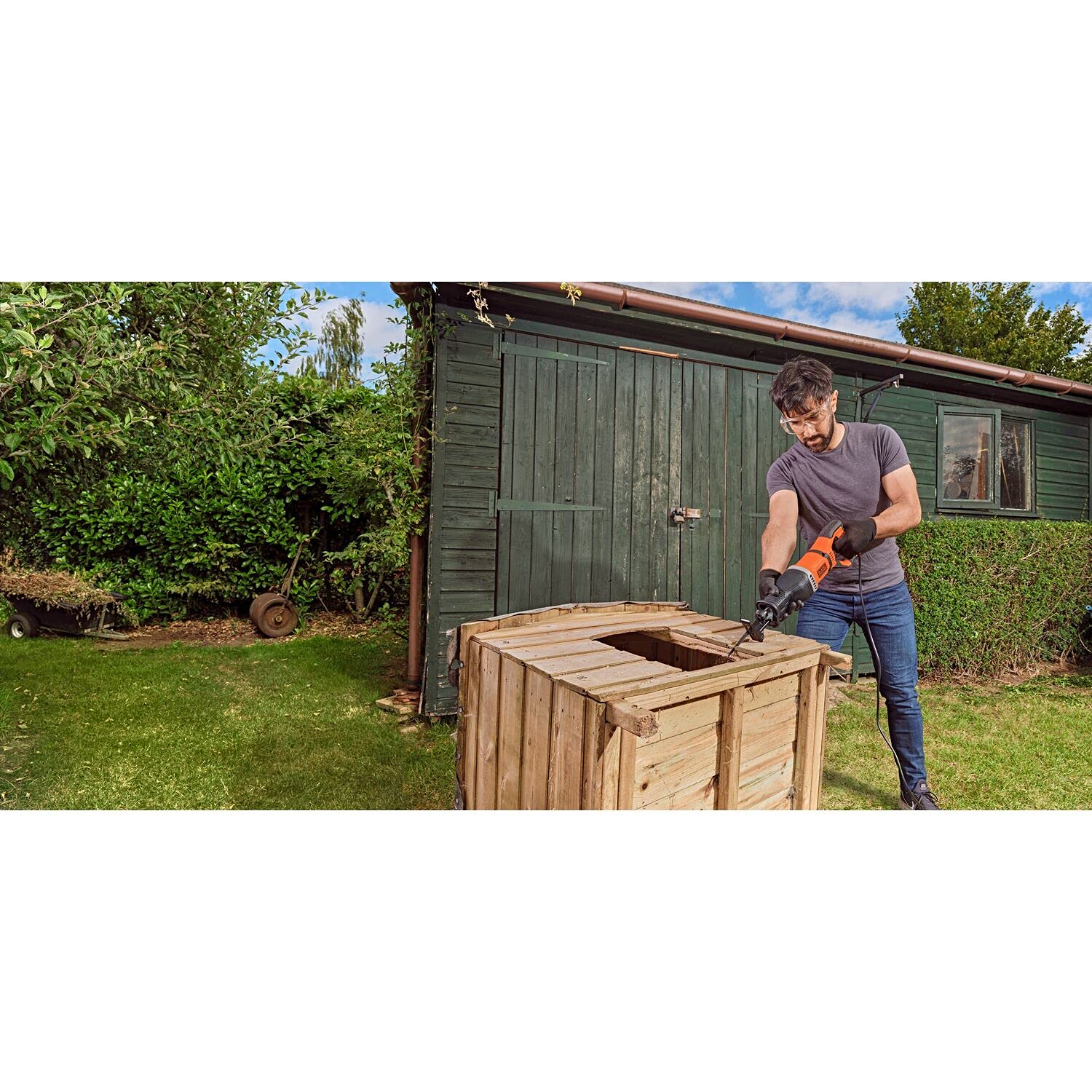 BLACK+DECKER BES301K-QS Sega a Gattuccio in Valigetta, 750 W
