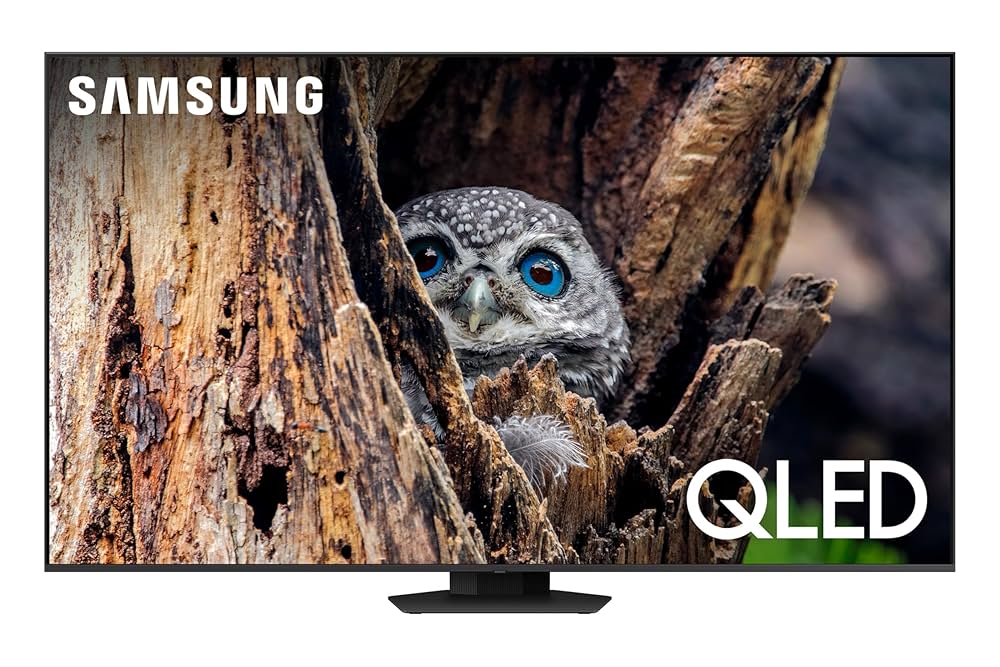Melhores TVs para games: especificações e preços Escolher a melhor TV para games em 2025 é tão importante quanto ter um bom console ou uma GPU potente. Para tirar o máximo do seu PS5, Xbox Series X ou de um PC gamer, é essencial entender recursos como alta taxa de atualização, baixo input lag, tempo de resposta reduzido, HDMI 2.1, VRR e ALLM. samsung-smart-tv-qled-4k-q80d-series-quantum-hdr-plus-de-50-polegadas-com-dolby-atmos