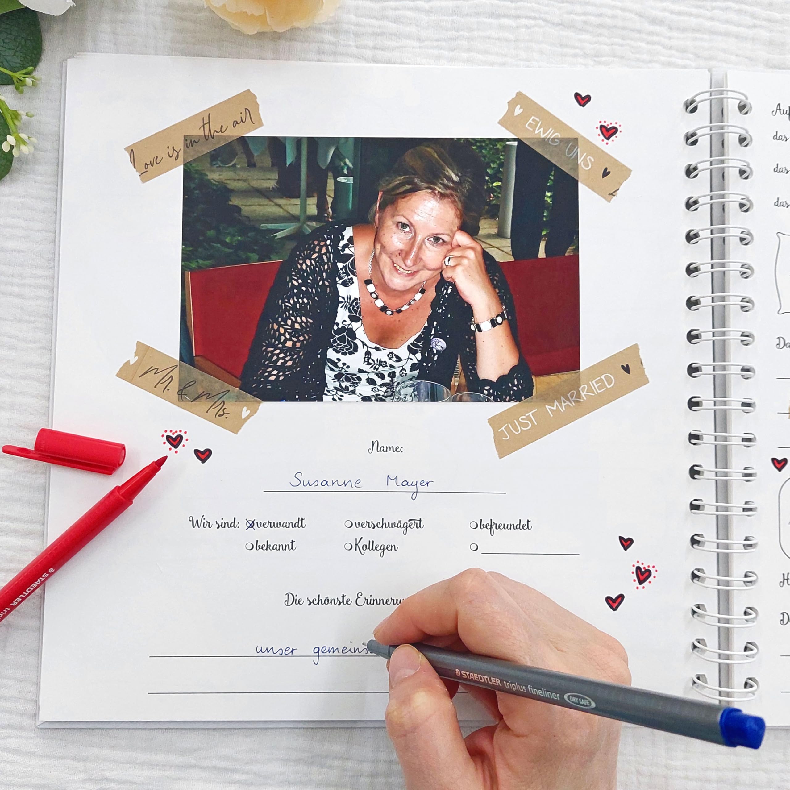Gästebuch Hochzeit Eukalyptus mit Fragen, Hochzeitsgästebuch mit Namen des Brautpaares personalisiert, Ringbuch 25x25 cm zum Ausfüllen mit Spiralbindung, Feenstaub