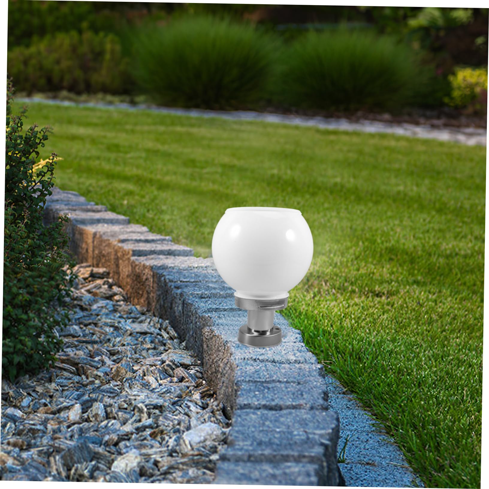Lampione Solare per Colonne da Esterno Ip65 LED 1.2w Luce Bianca Base Rotonda in Alluminio e Plastica per Giardino e Cancello Colore Casuale