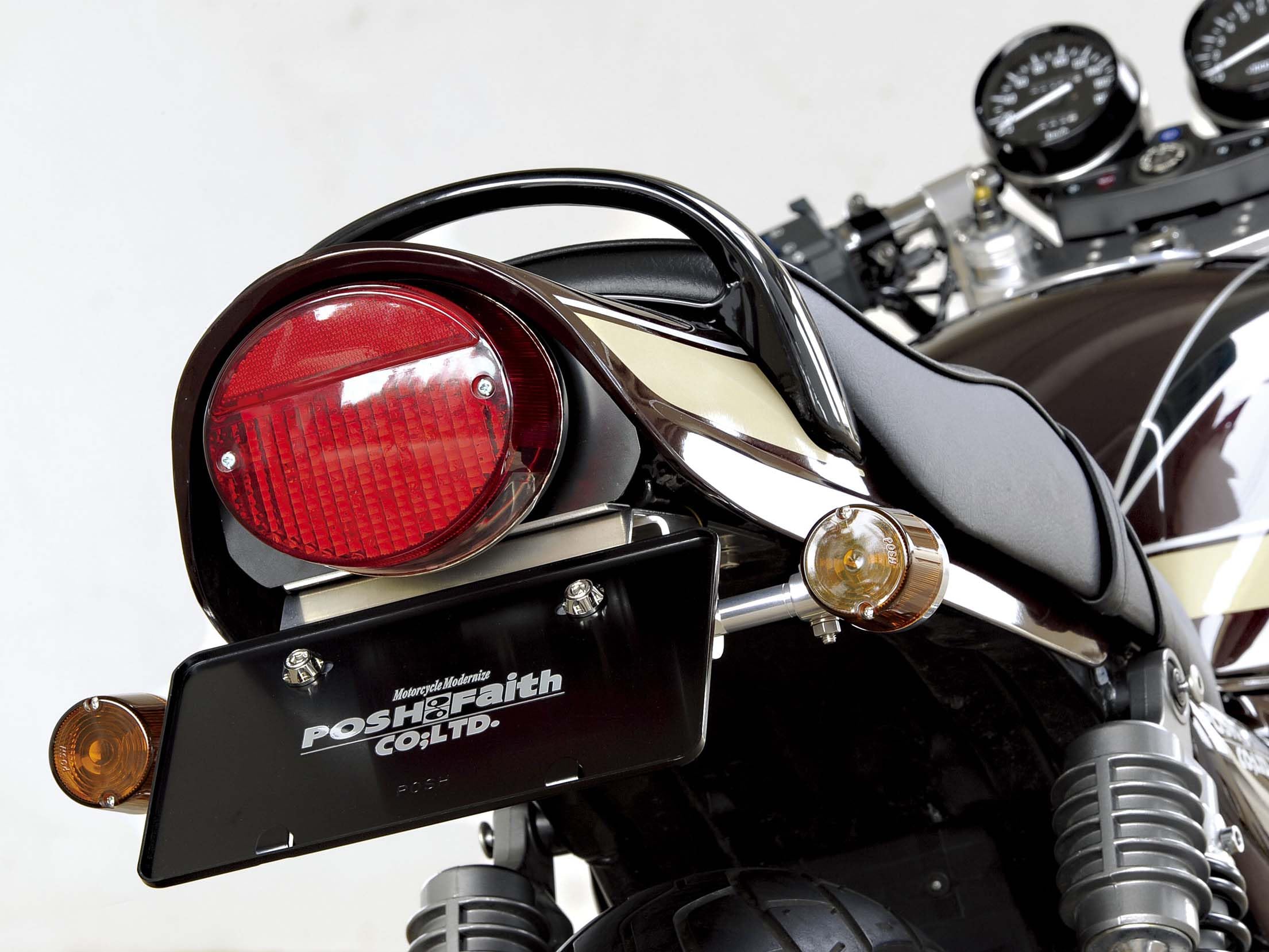 ポッシュPOSH ゼファー400χ用 Z2テールランプフェンダーレスキット Amazon | ポッシュフェイス(POSH FAITH) バイク用品 Z2