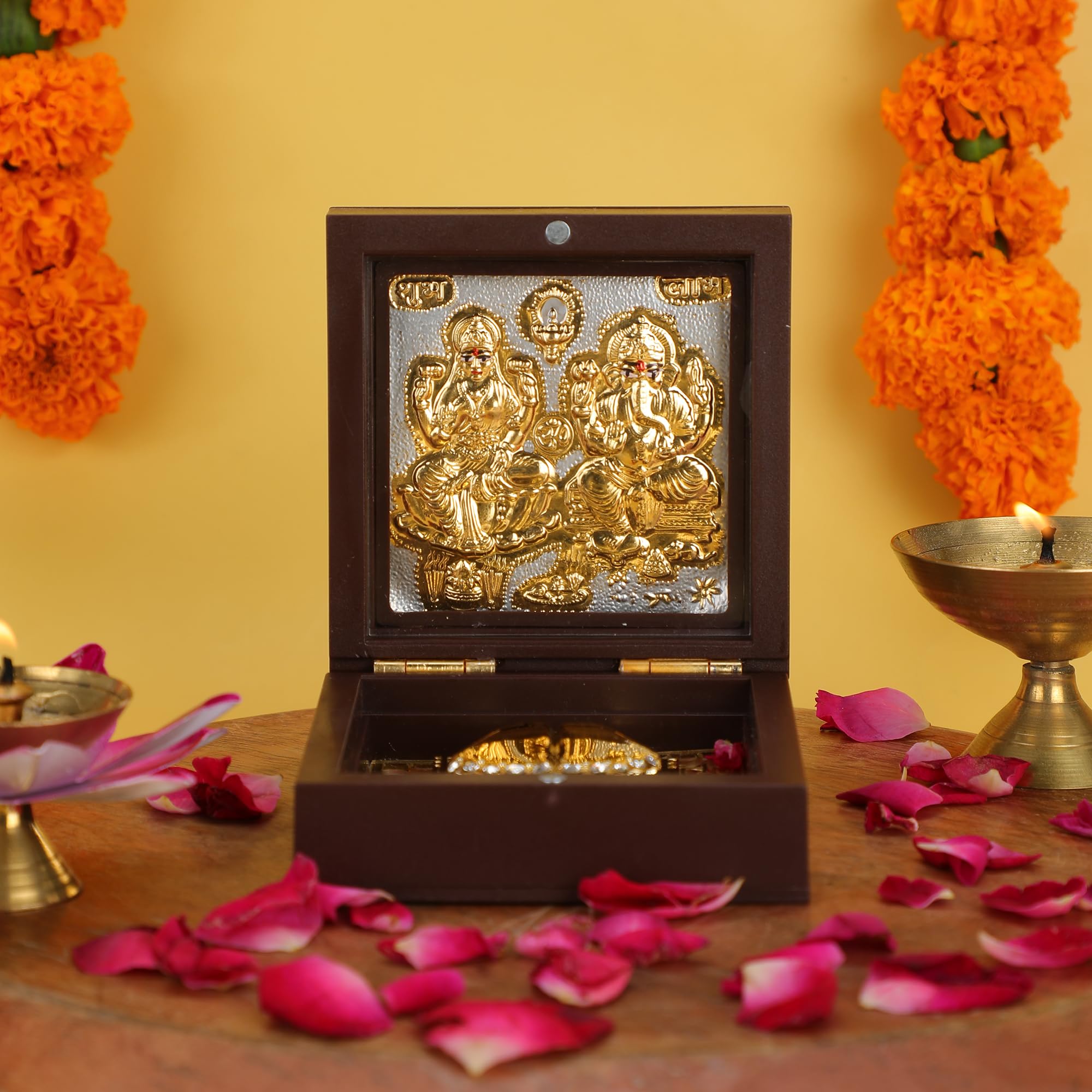 GHAR SAAZ Gold Plated Laxmi Ganesh Charan Paduka Pooja Box | Devotional Prayer Box | Gifting | Pooja | Best Diwali Gift, Tabletop 3 Inches (Small)
