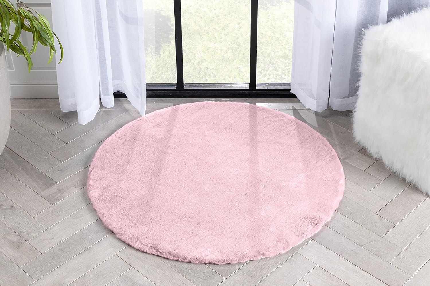 Well Woven | Faux Rabbit Fur Shag Light Pink | Super Soft | Mat Area Rug 2'11" Round