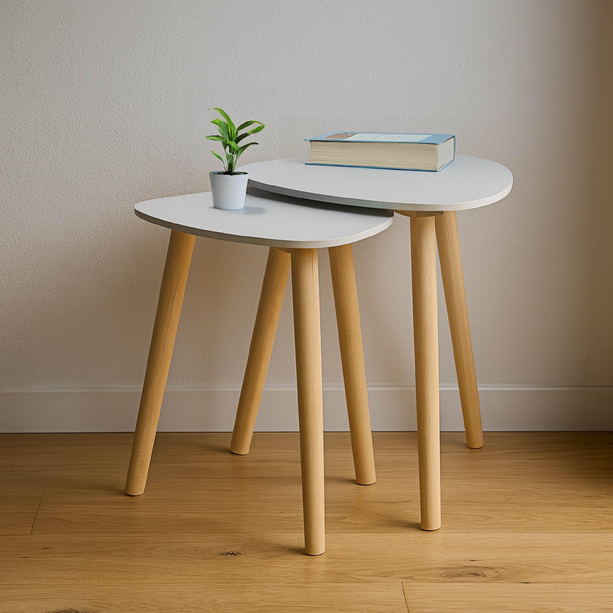 IlGruppone Set di 2 Tavolini da caffè Moderni Tavolini Sovrapponibili per Salotto con Gambe in Legno di Pino e Ripiano in MDF Bianco Design Scandinavo, Facile da Montare