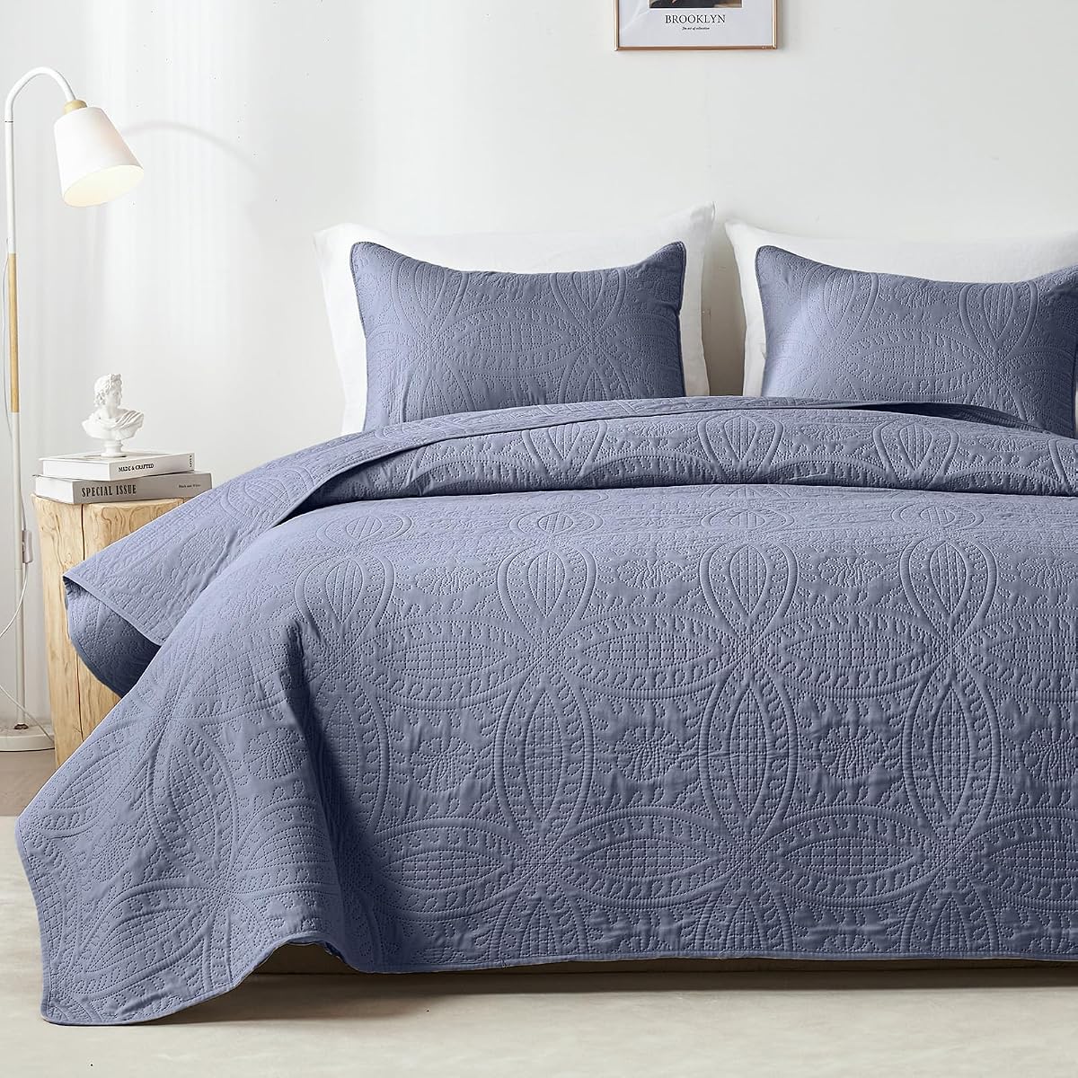 King Size Quilt Set,Bluish Grey Ultrasonic Bedspread,Lightweight Soft Coverlet with Modern Coin Pattern,All Season California King Bedding Set,3 Piece Set(1 Quilt,2 Pillow Shams)