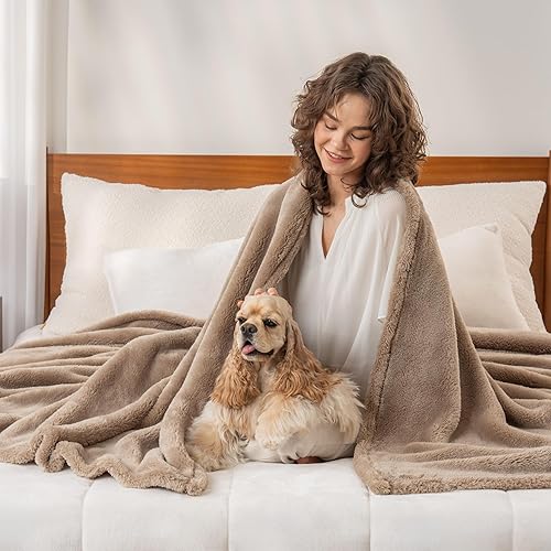 Miniatura 5 de Berkshire Blanket Manta clásica de felpa extra-Fluffy tamaño King, suave y mullida manta de pelo largo para sofá o cama, maní, 90 x 108 pulgadas
