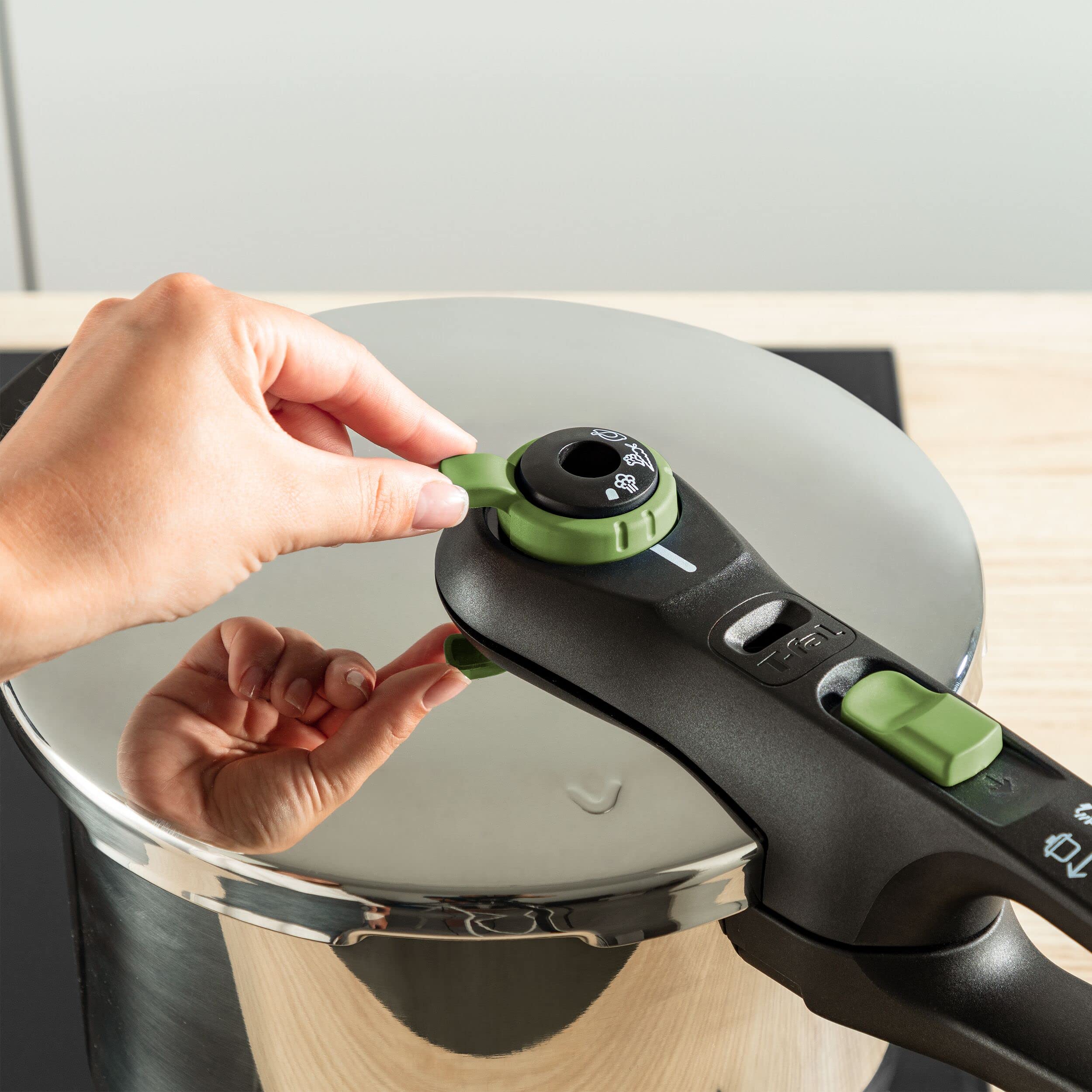 Tefal Olla a presión Secure Trendy 6L - Dos programas, verdura y carne, comidas más rápidas, resultados tiernos, tapa de cocción a presión, compatible con inducción