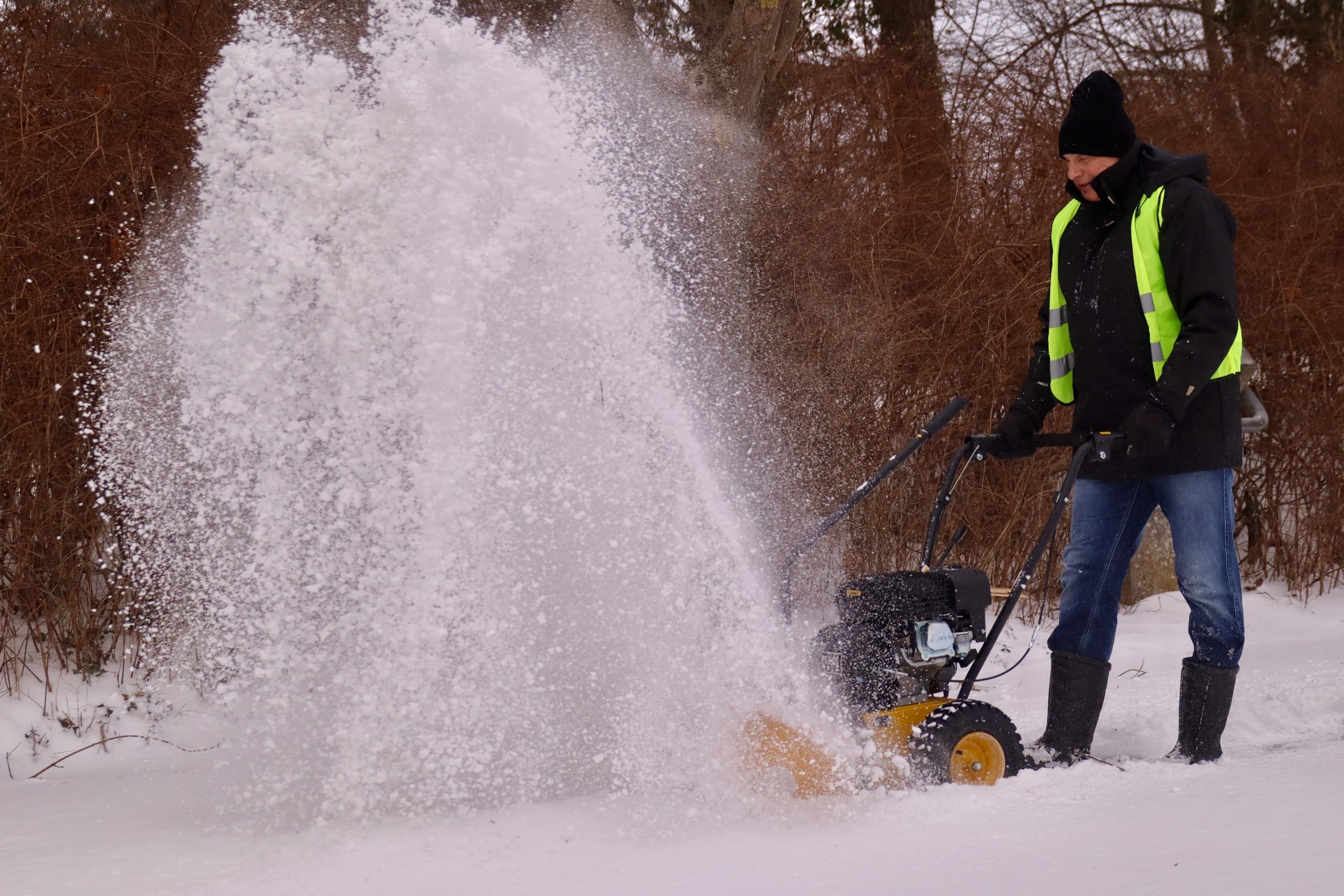 TEXAS Handy Sweep 650TGE 212ccm E-Start Kehrmaschine Benzin Schneefräse Schneeräumer Motorbesen mit Antrieb Radantrieb | 60cm | 5,7PS | 4Takt | 3xVor.1xRück.