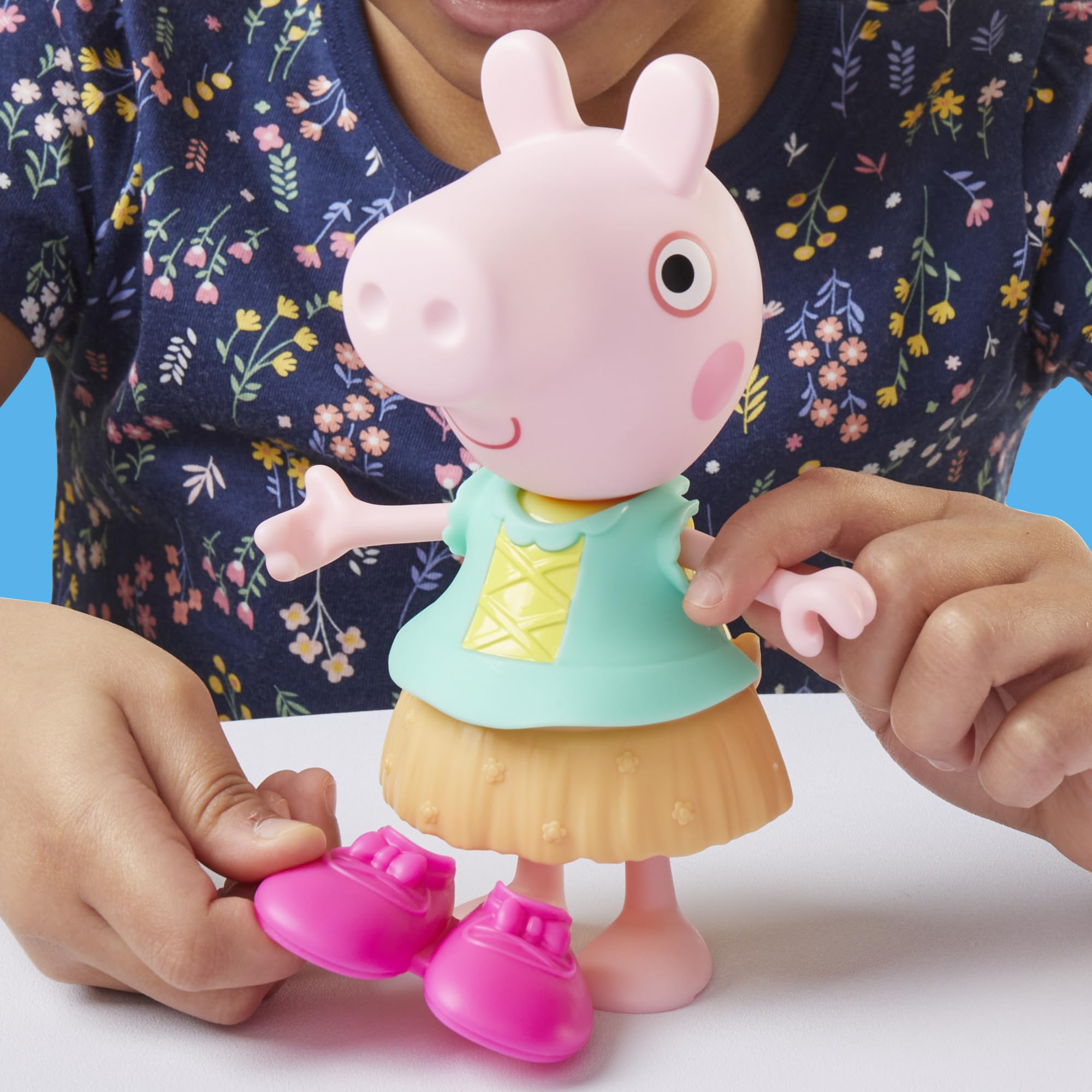 Peppa Pig Hasbro, Guardaroba di Peppa, Set di Giocattoli per Bambini e Bambine dai 3 Anni in Su, Ottima Idea Regalo, Include Action Figure di Peppa, 14 Accessori e Sticker