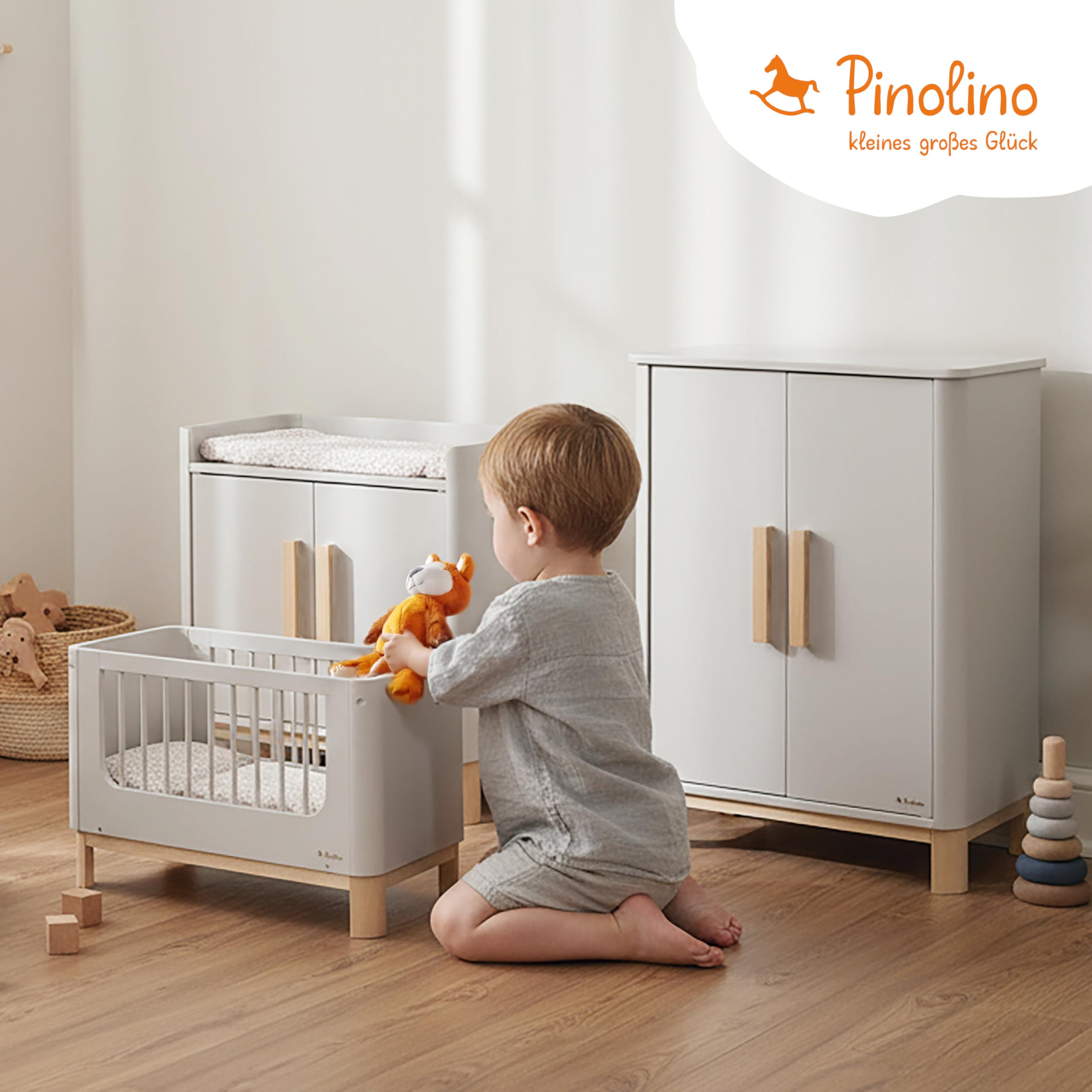 PINOLINO Puppenbett Malea aus Holz mit Bettzeug 4 Teilig - Puppenbettchen mit Matratze, Kissen und Decke, Bett für Puppen und Kuscheltiere, Puppenbett Spielzeug für Mädchen und Jungen, ab 3 Jahren
