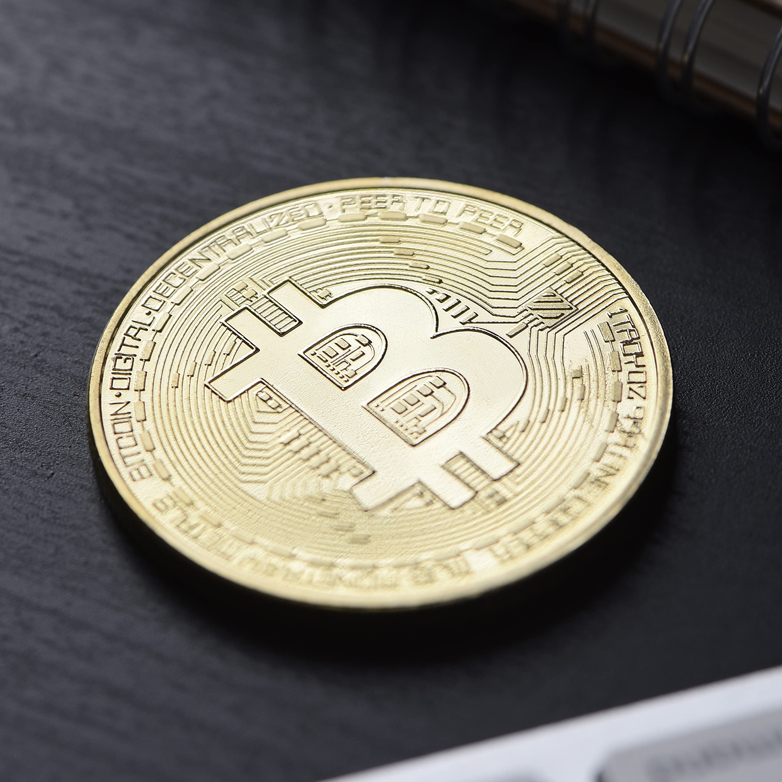 Tapeera Gold Plated Physical Bitcoin Coin with Wooden Case - Bitcoin  Commemorative Coin - Crypto Coin Set Display -