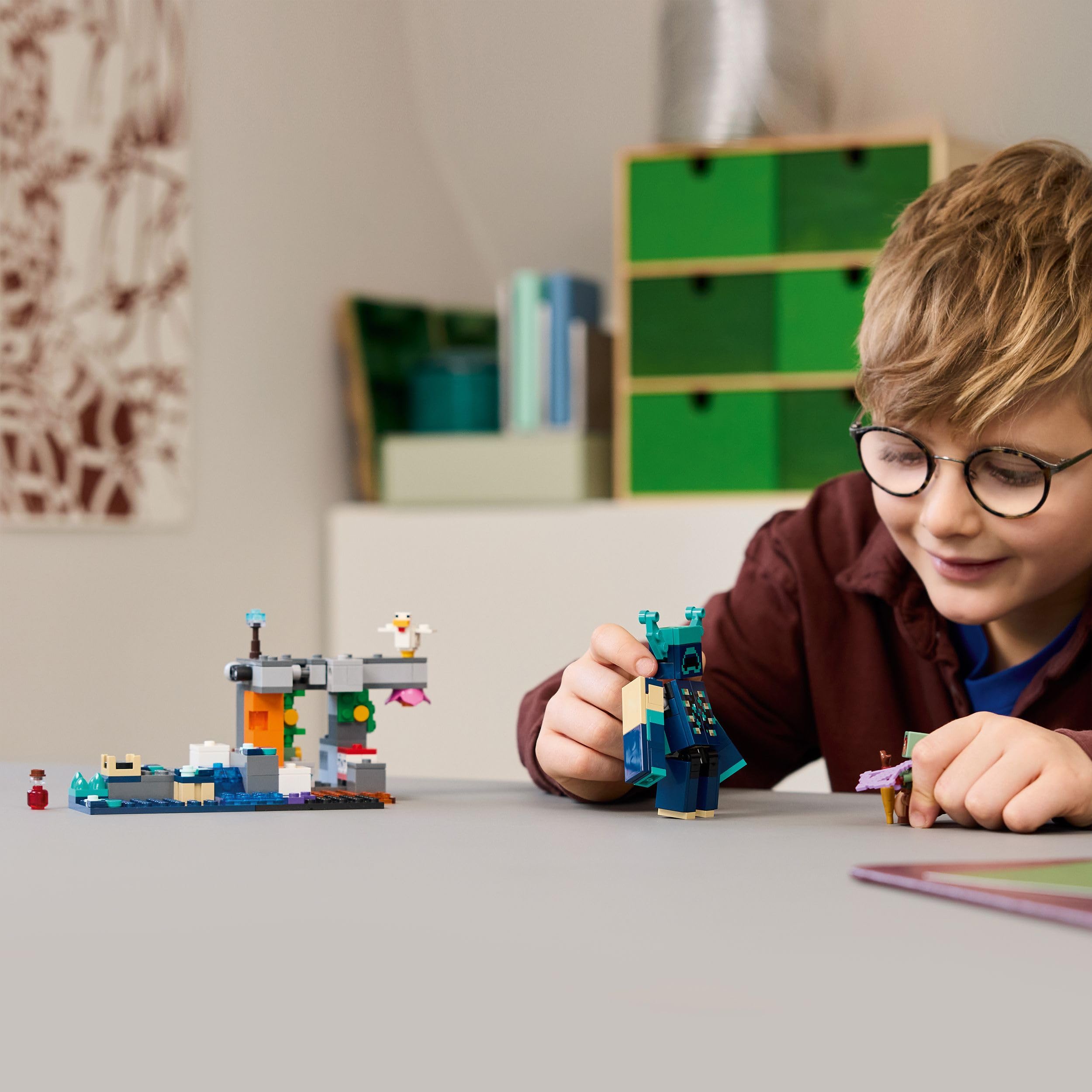 LEGO Minecraft La Rencontre avec Le Warden - Jouet Interactif avec Minifigurine, Figurine de Mob & Fonction TNT Chute de Rocher - Cadeau Collector pour Gamer, Garçon ou Fille dès 7 Ans 21274
