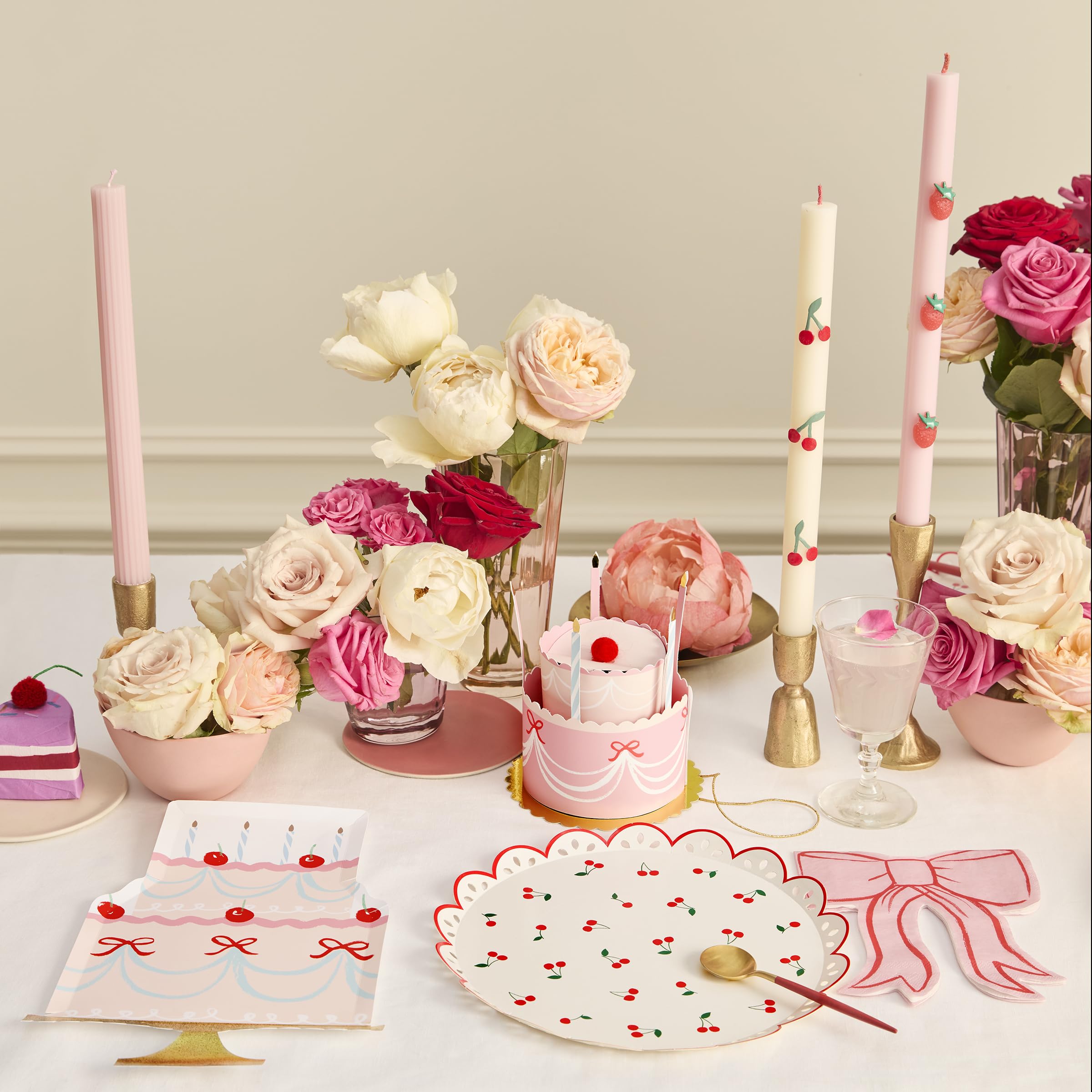 Meri Meri Fancy Cake Partyhüte (8 Stück), Papier-Geburtstagsparty-Hüte, ideal für Fotoautomaten und Partytische, einfach zu montieren, ab 3 Jahren, 12,4 x 12,7 x 12,4 cm