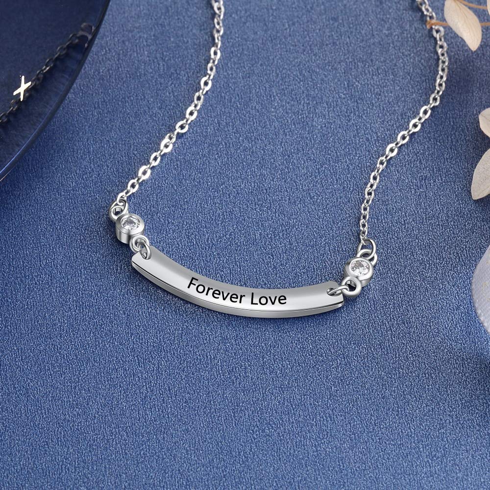 Collane e pendenti con nome inciso personalizzato. Regalo di alta gioielleria curvo personalizzato per donne e coppie