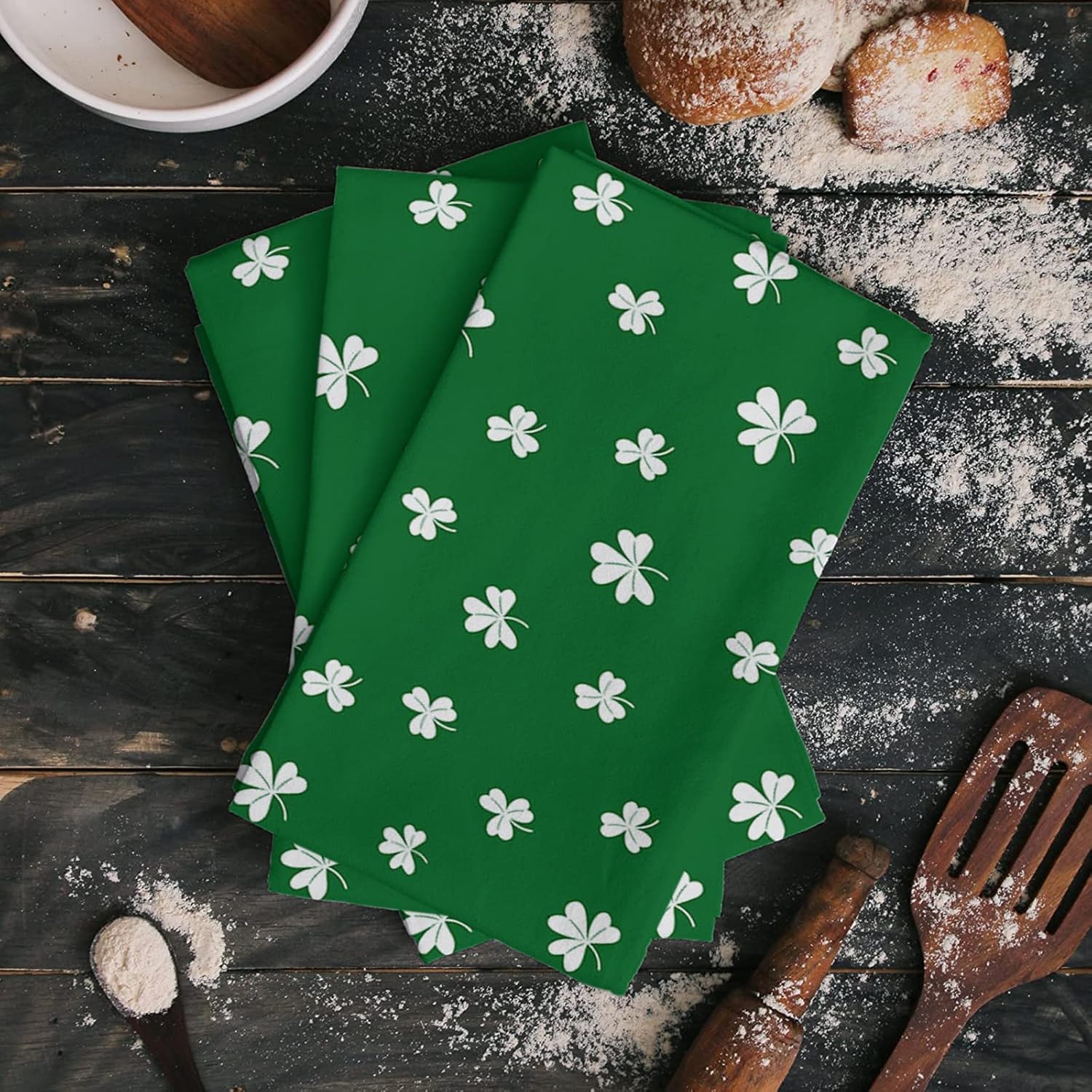 St. Patrick's Day Kitchen Towels 3 Pack, Lucky Clover Dish Towels for Kitchen, White Shamrock Absorbent Microfiber Hand Towels for Bathroom, Green Soft Tea Towels Bar Towels, 18 x 28 Inch