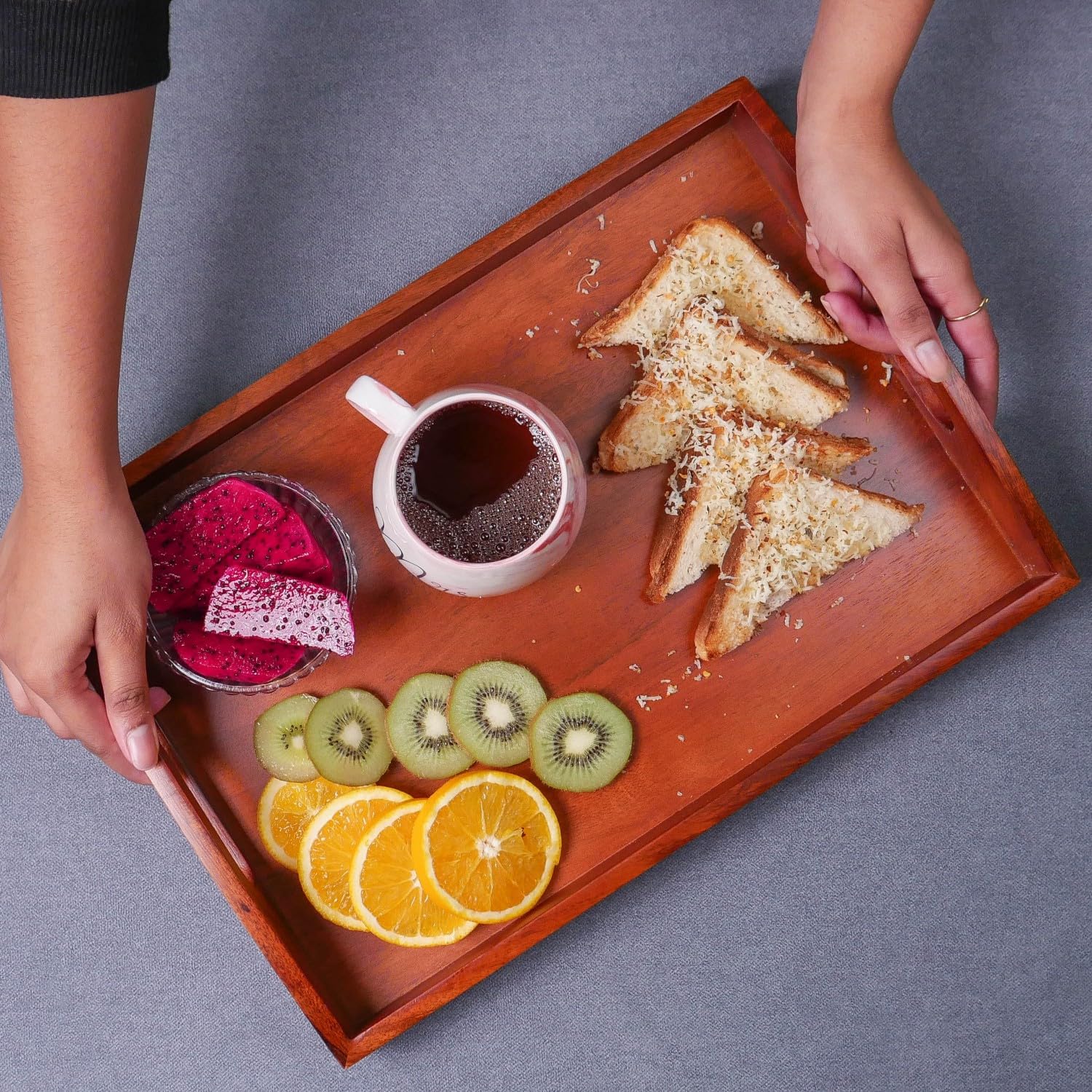 Brick Brown ® Bandeja de madera de alta calidad hecha a mano para servir | Bandeja de té para servir | Bandeja para mesa de comedor, acabado rectangular de caoba (juego de 2)