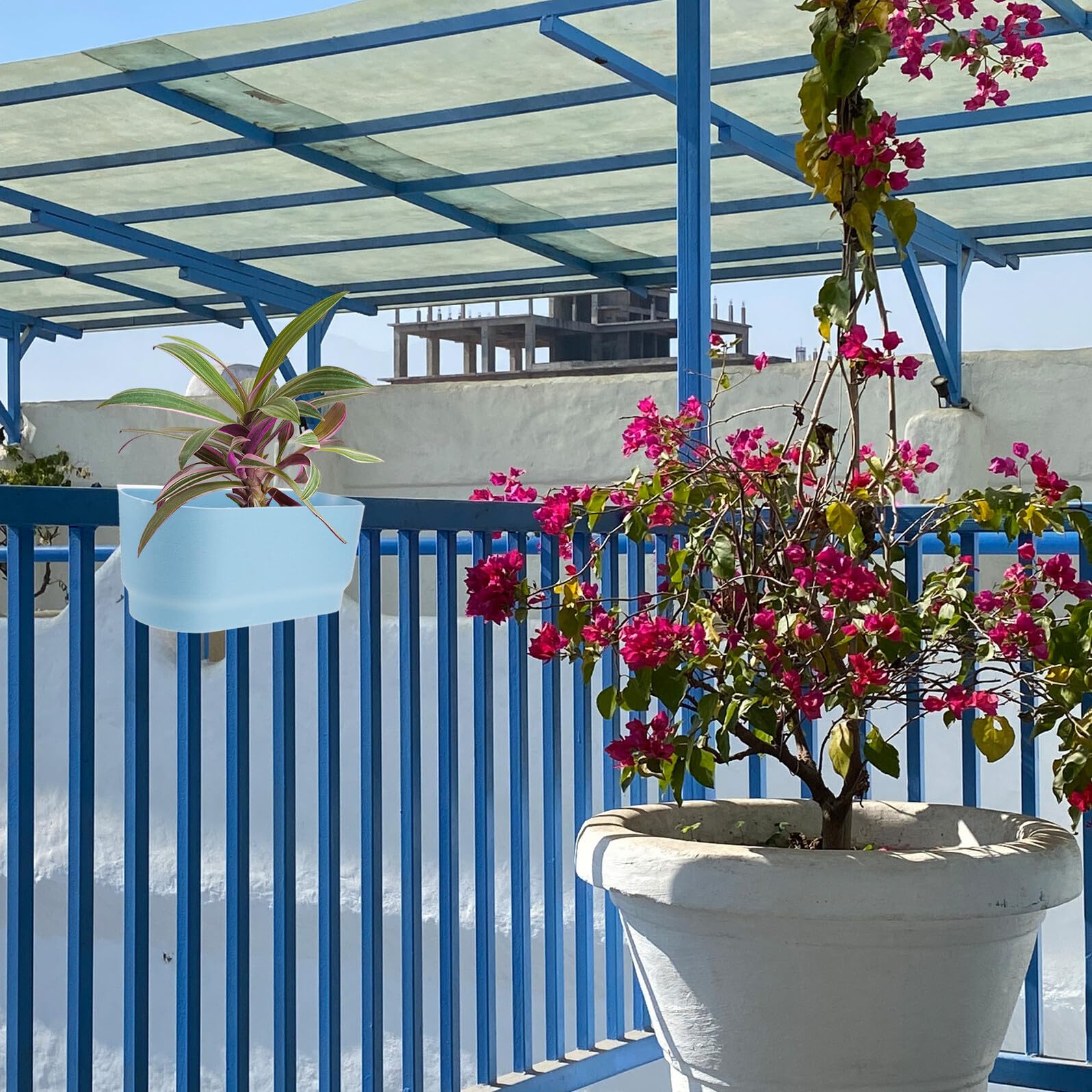 NUOBESTY Pot Suspendu pour Plantes Succulentes Grand Format Bleu, Jardinière Carrée Réserve D’Eau pour Balcon, Rambarde ou Clôture, Pot de Fleurs de Balcon Solide en Plastique