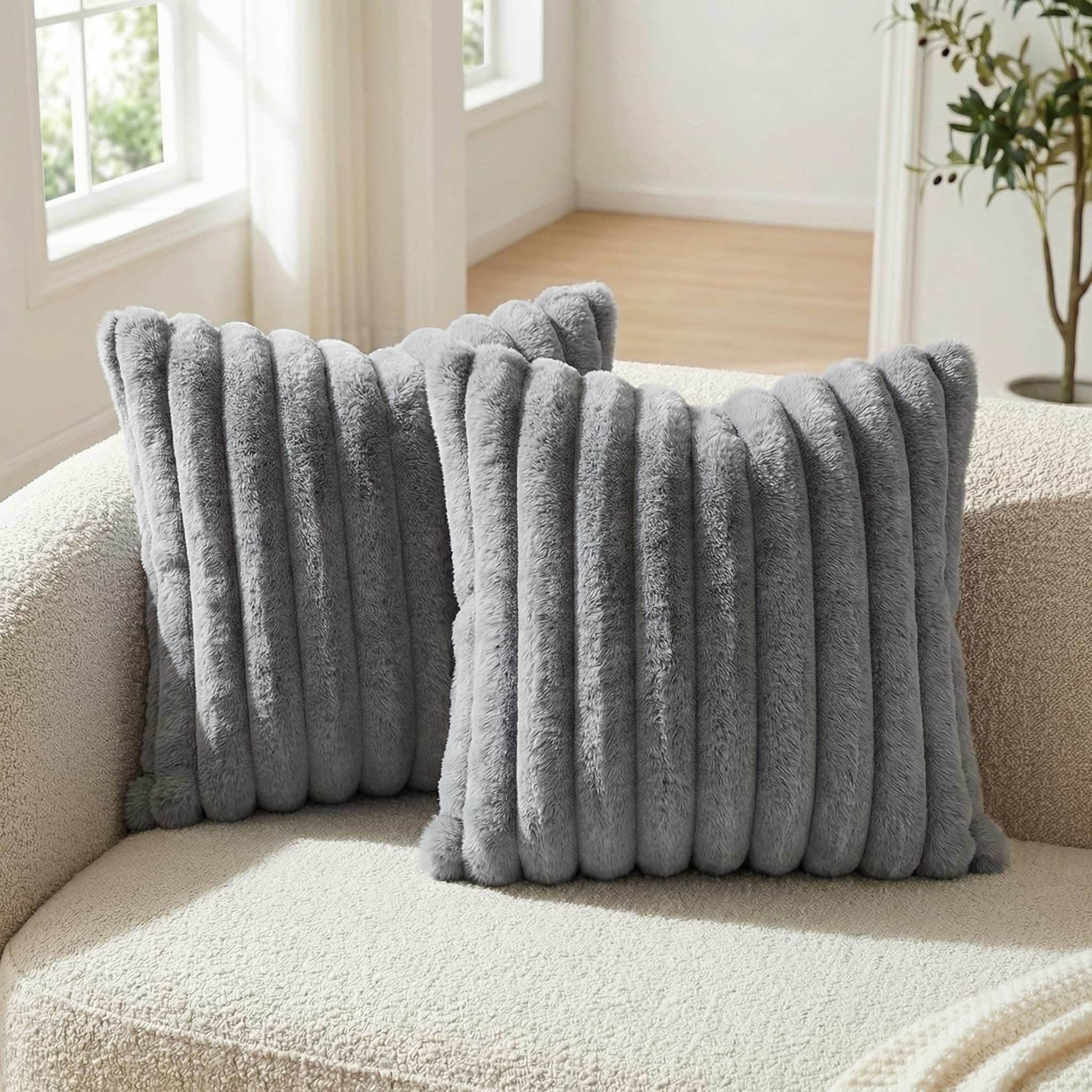 Lot de 2 housses de coussin 45x45 cm gris foncé en velours à rayures