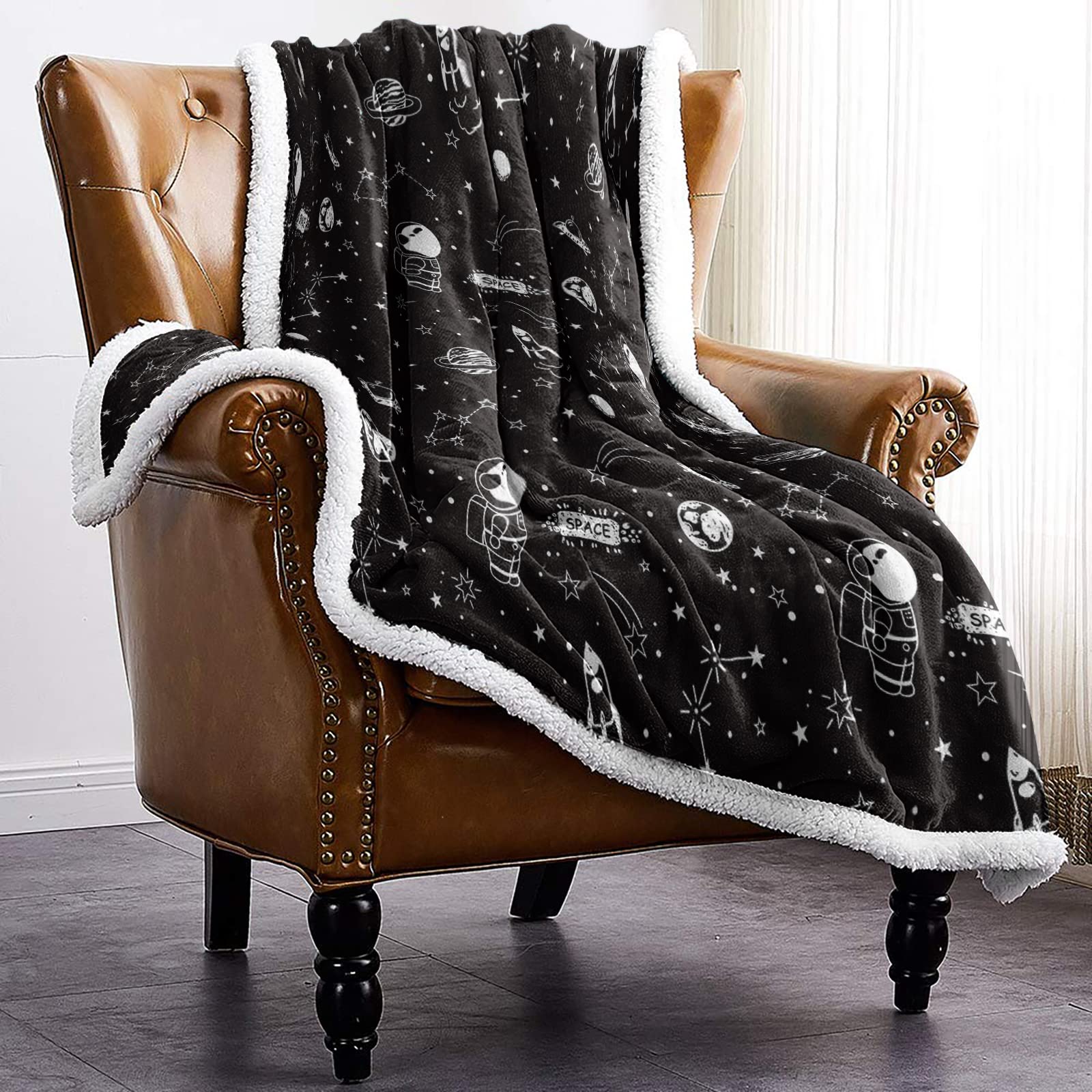 Lunoroey Coperta Spaziale In Pile Sherpa 130x150 Cm: Morbida Coperta A Doppio Lato Con Galassia, Astronauti E Stelle - Perfetta Per Cameretta Bambini, Divano E Regalo - 4