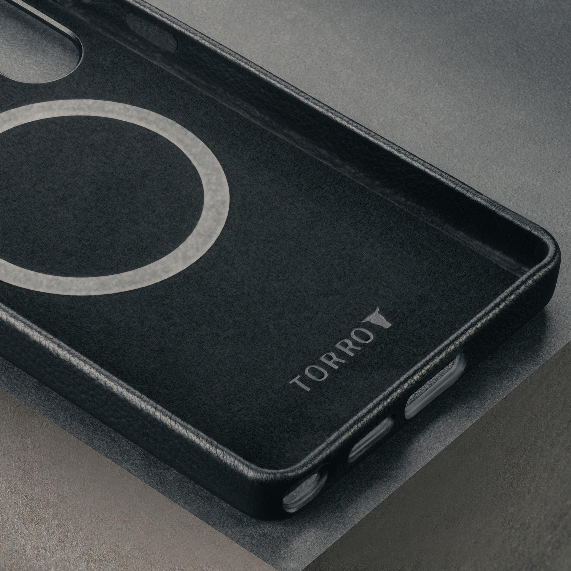 Etui TORRO kompatybilne z Samsung Galaxy S25 Ultra 5G 2025 – najwyższej jakości skóra kompatybilna z ładowaniem Qi2 / MagSafe, smukłe etui typu zderzak w kolorze (Czarnym)