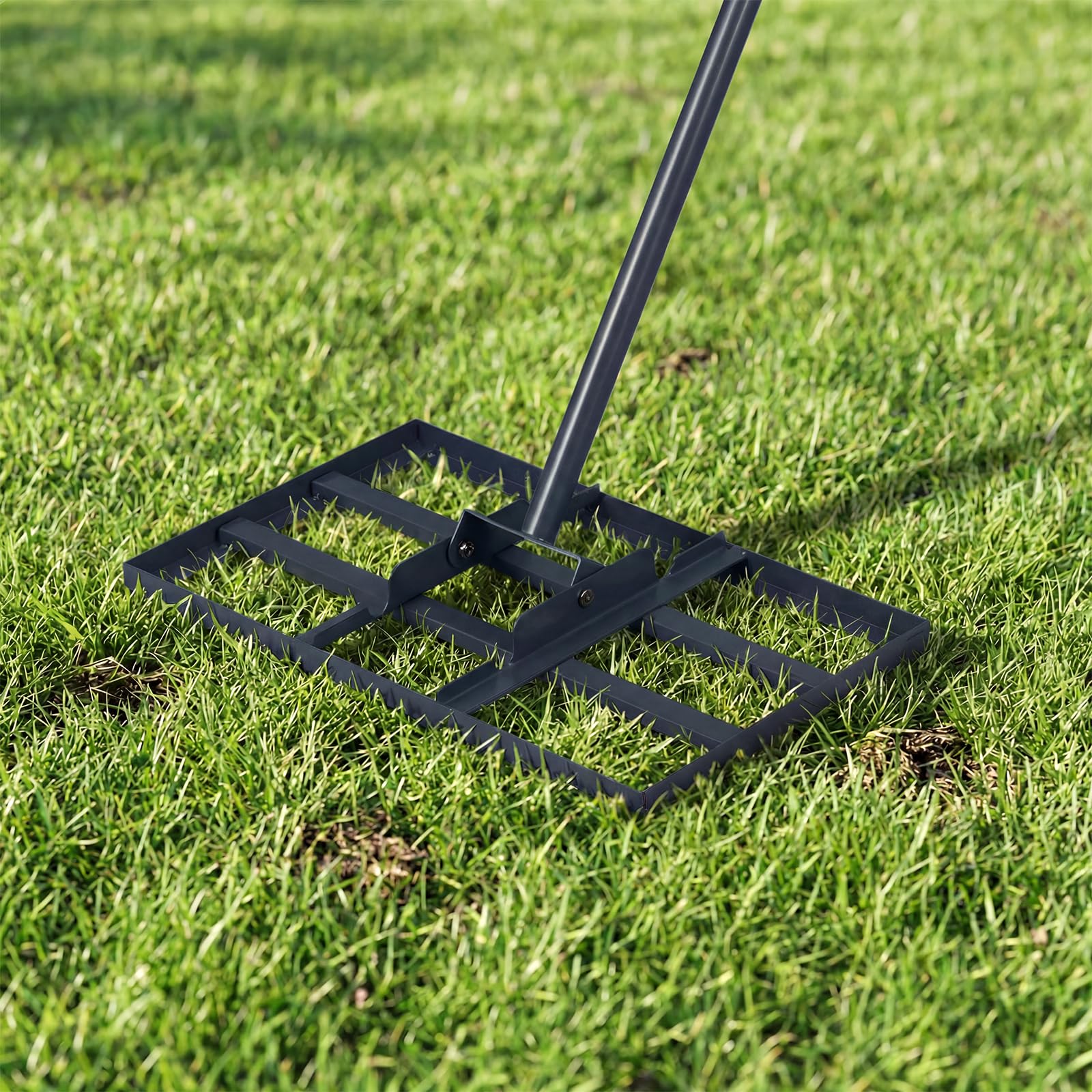 Rastrello da giardino in alluminio da 36”/91 cm, attrezzo da giardino con 36 denti e manico da 174 cm, rastrello per foglie e terra resistente per giardinaggio, livellamento di prati, laghi,