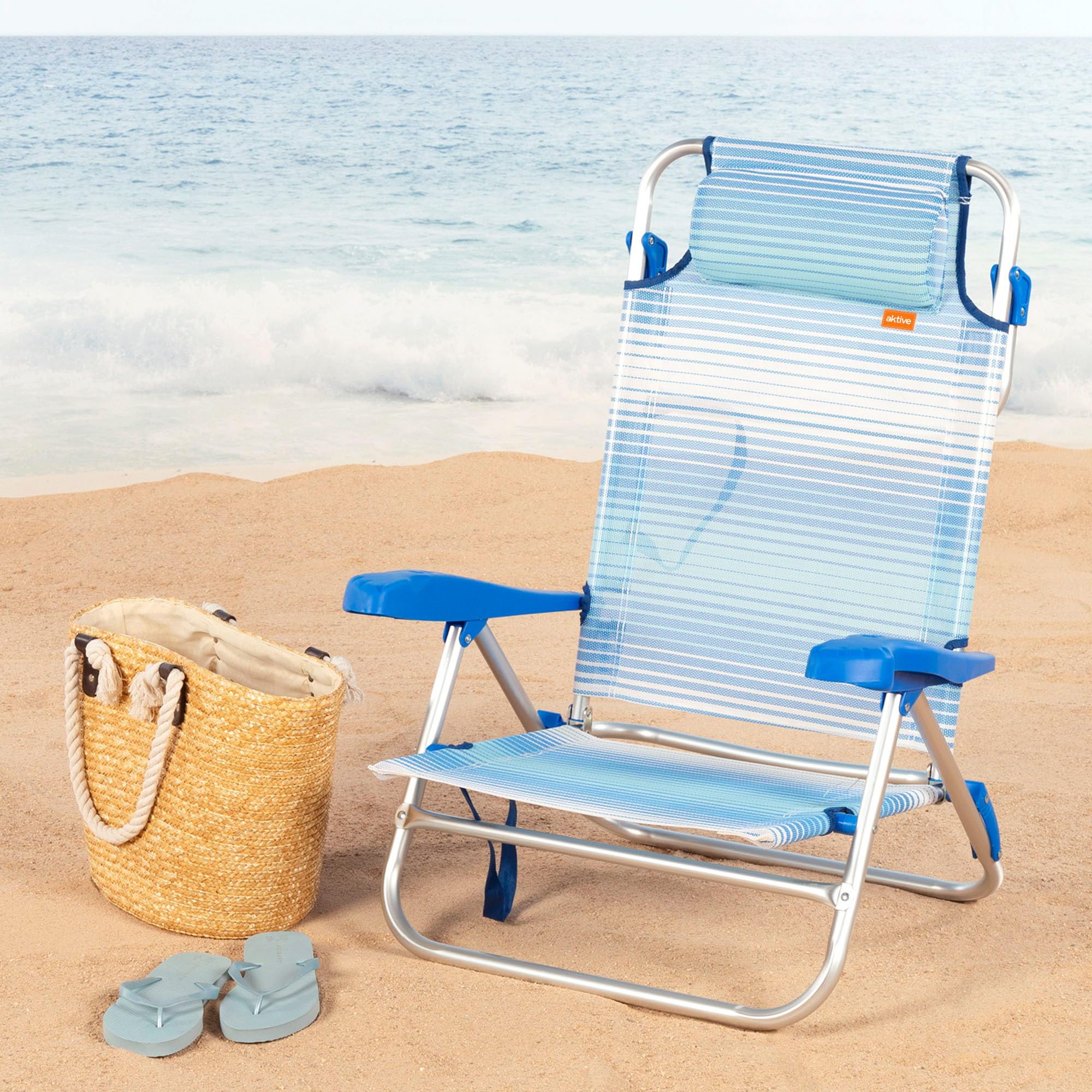 AKTIVE Sedia da spiaggia pieghevole, 8 posizioni, strisce blu, 47 x 49 x 82 cm, include cuscino imbottito, maniglie per il trasporto, portata 110 kg, sedie da spiaggia, multiposizione, schienale