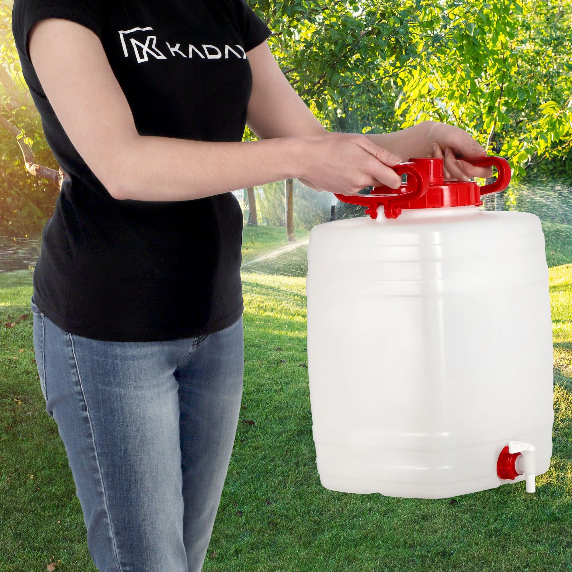 KADAX Bidon d'eau, tonneau à boisson en plastique, bidon d'eau potable, réservoir d'eau avec robinet, réservoir d'eau, bidon de boisson avec joint en caoutchouc