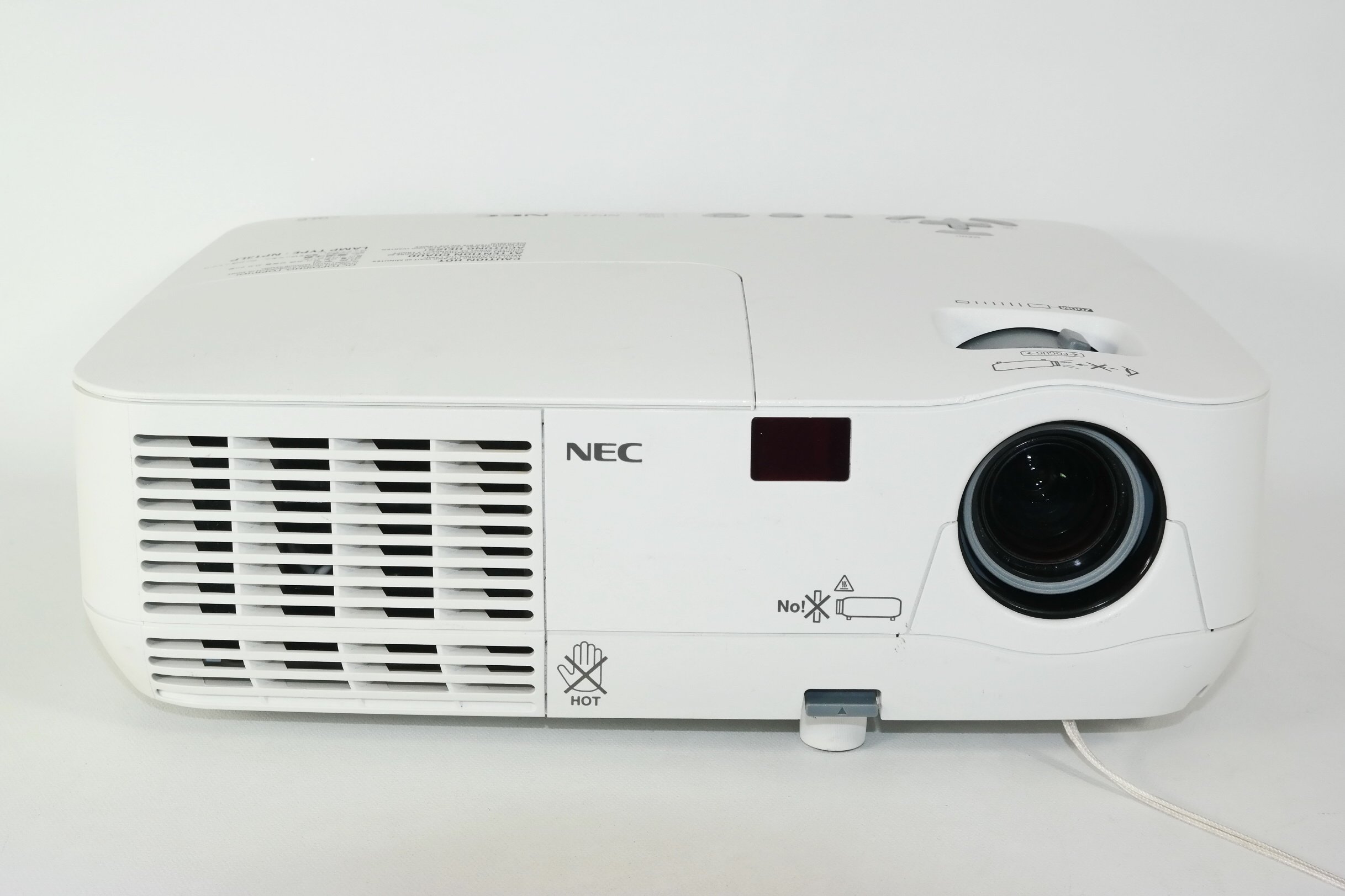 2500 Lumens XGA DLP Projector