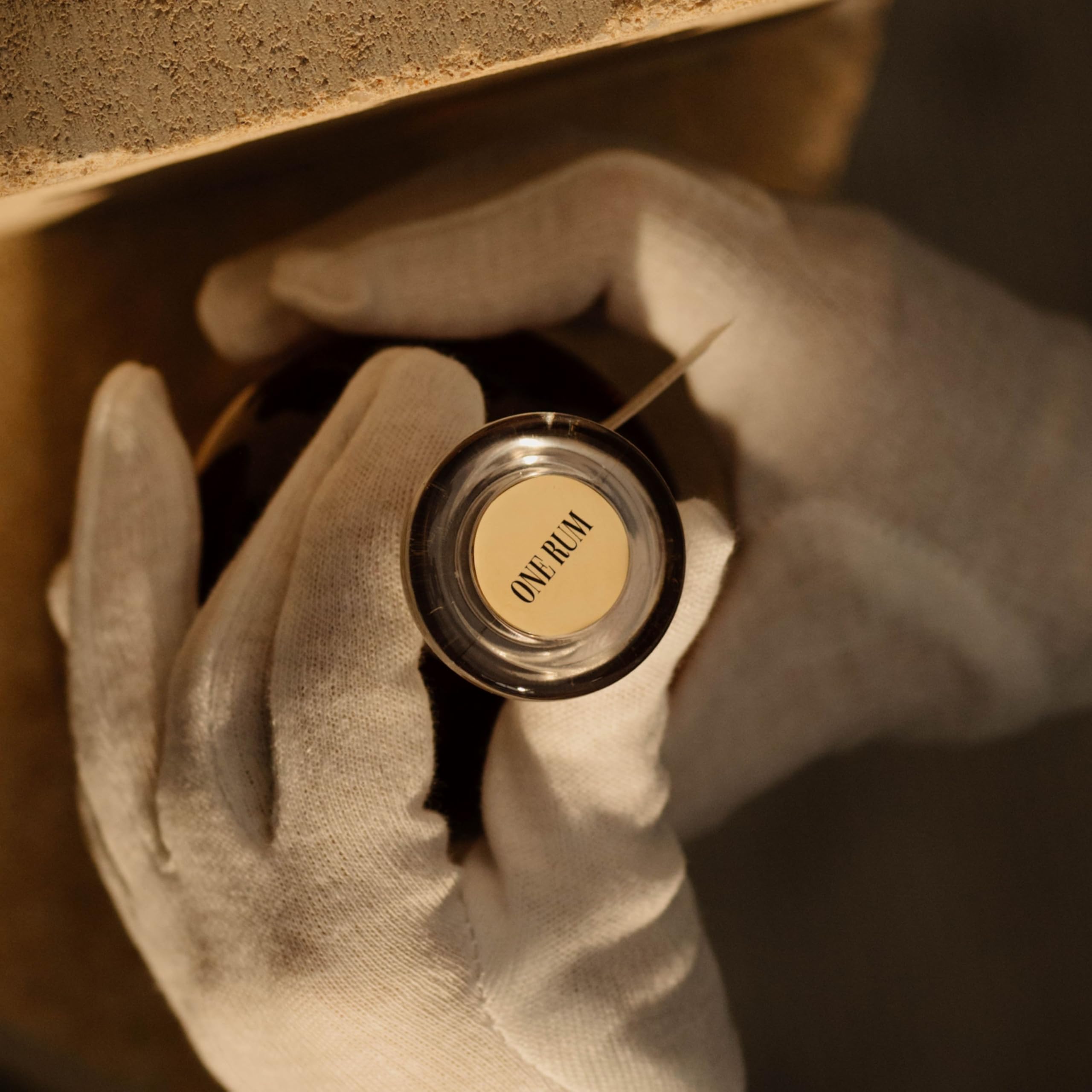ONE RUM No. 3 – Premium Rum aus Panama | 22 Jahre gereift | Column Still | Streng limitiert auf 332 Flaschen | Fassstärke 60,1% Vol. | Exklusive Rarität & Geschenk für Männer, Genießer & Sammler