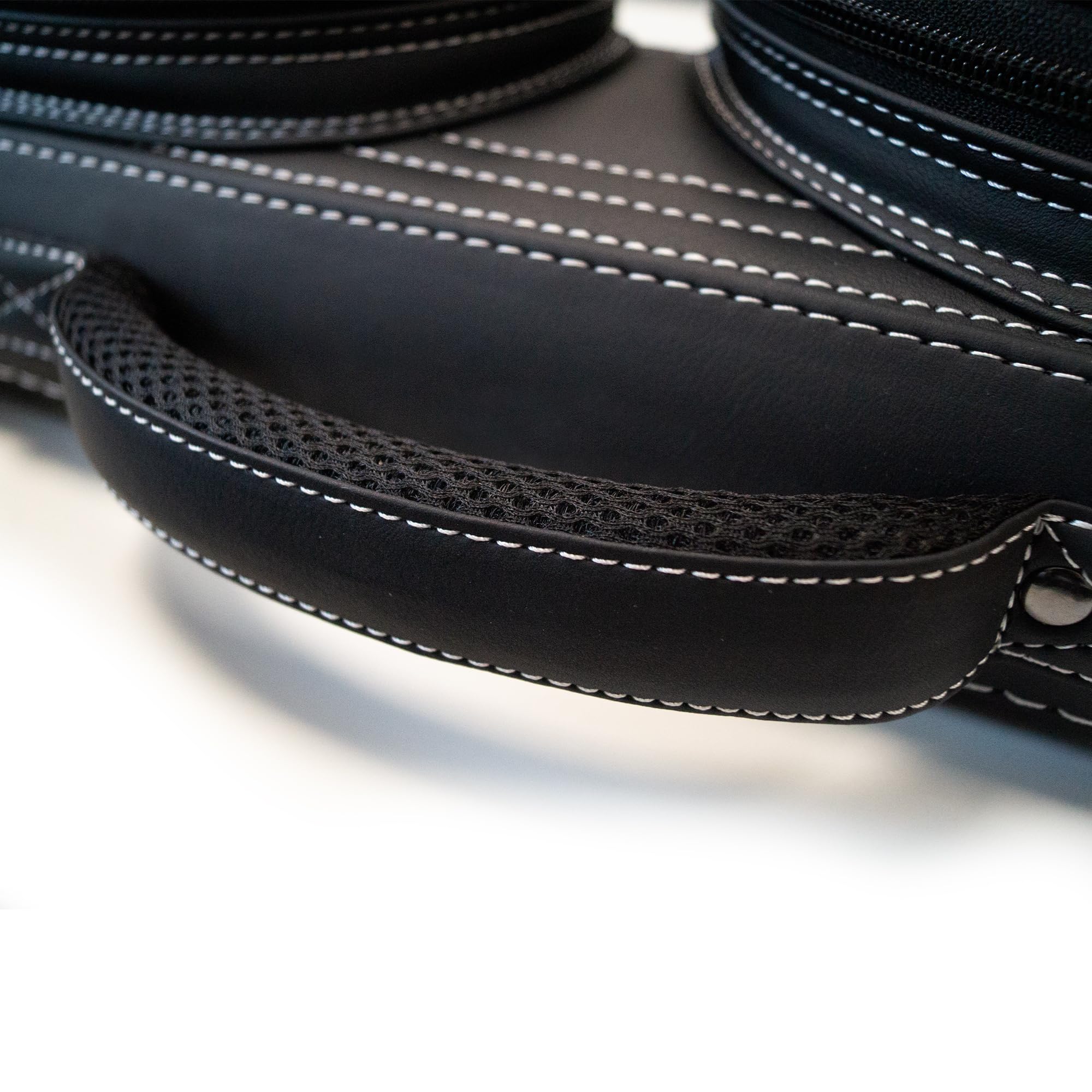 Robertson Billardköcher 3/5 Leder-Deluxe für 3 Queues und 2 Oberteile, Exklusives Profi-Case, mit großen Zubehörtaschen, edle Handarbeit, weiße Ziernähte und Tragegurt