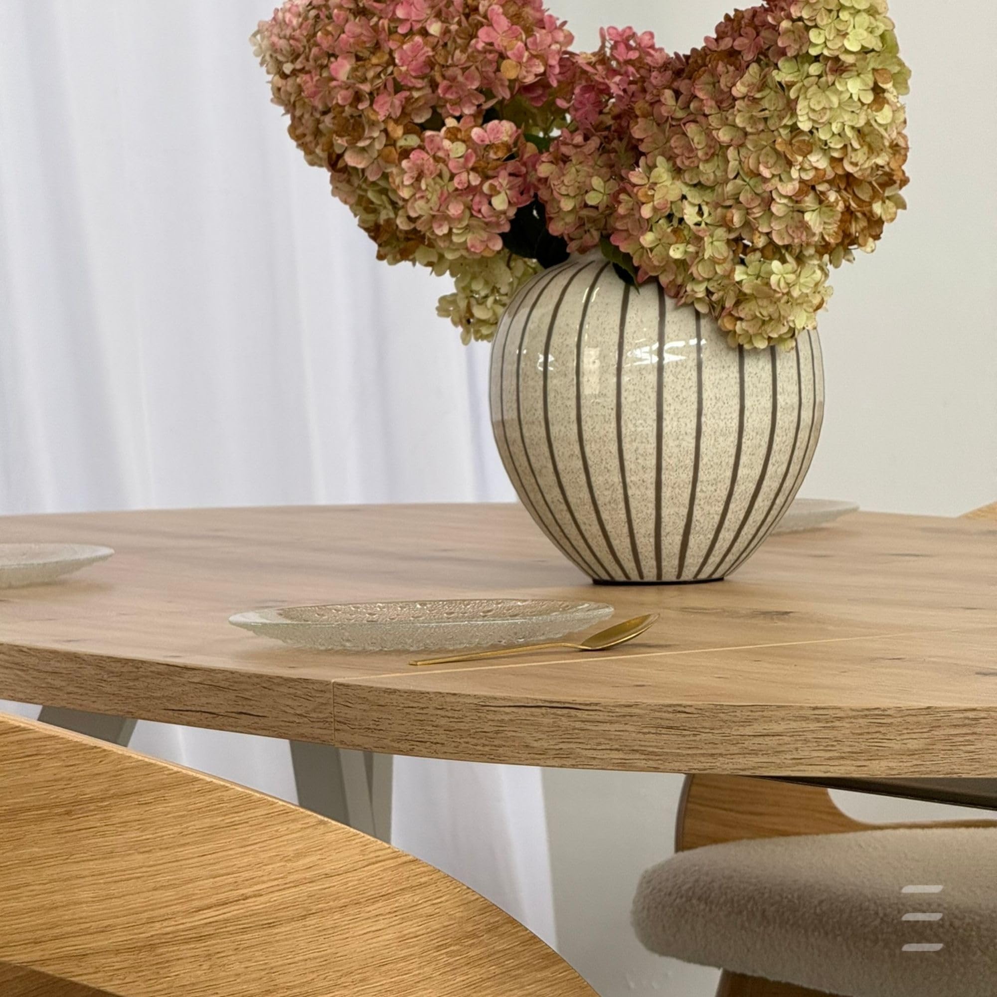 Runder Ausziehbarer Tisch für Esszimmer mit Holzbeinen, Pero, Loft-Stil, Skandinavische, Durchmesser Varianten: von 90 bis 220 cm (Eiche Artisan/Weiß, 90/140 cm)