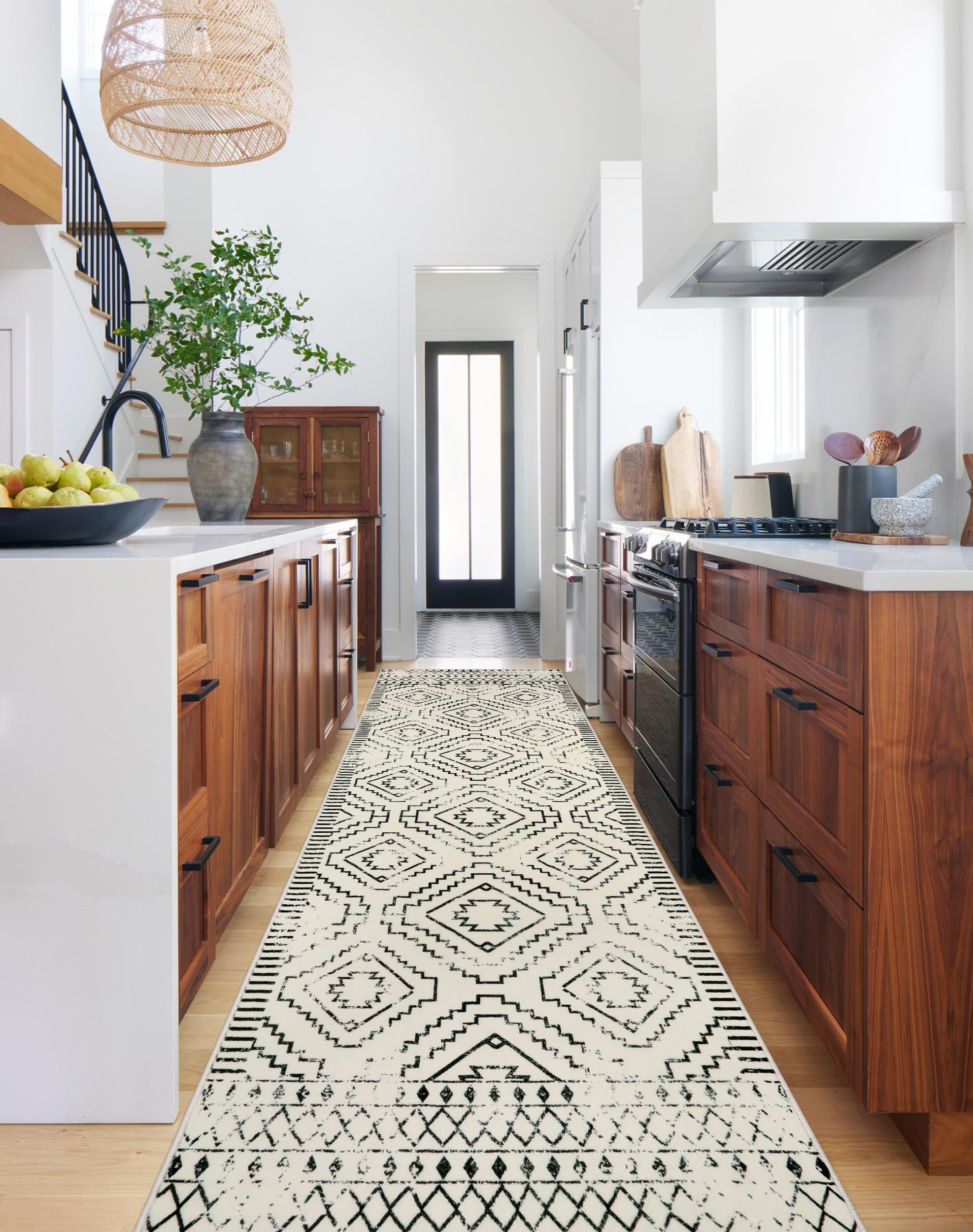 Wonnitar Moroccan Runner Rugs for Hallway 2'6"x10', Washable Non-Slip Extra Long Rug Runner Carpet for Kitchen, Boho Low Pile Throw Mat for Laundry Room Bedroom Bathroom (Beige,2'6"x10')