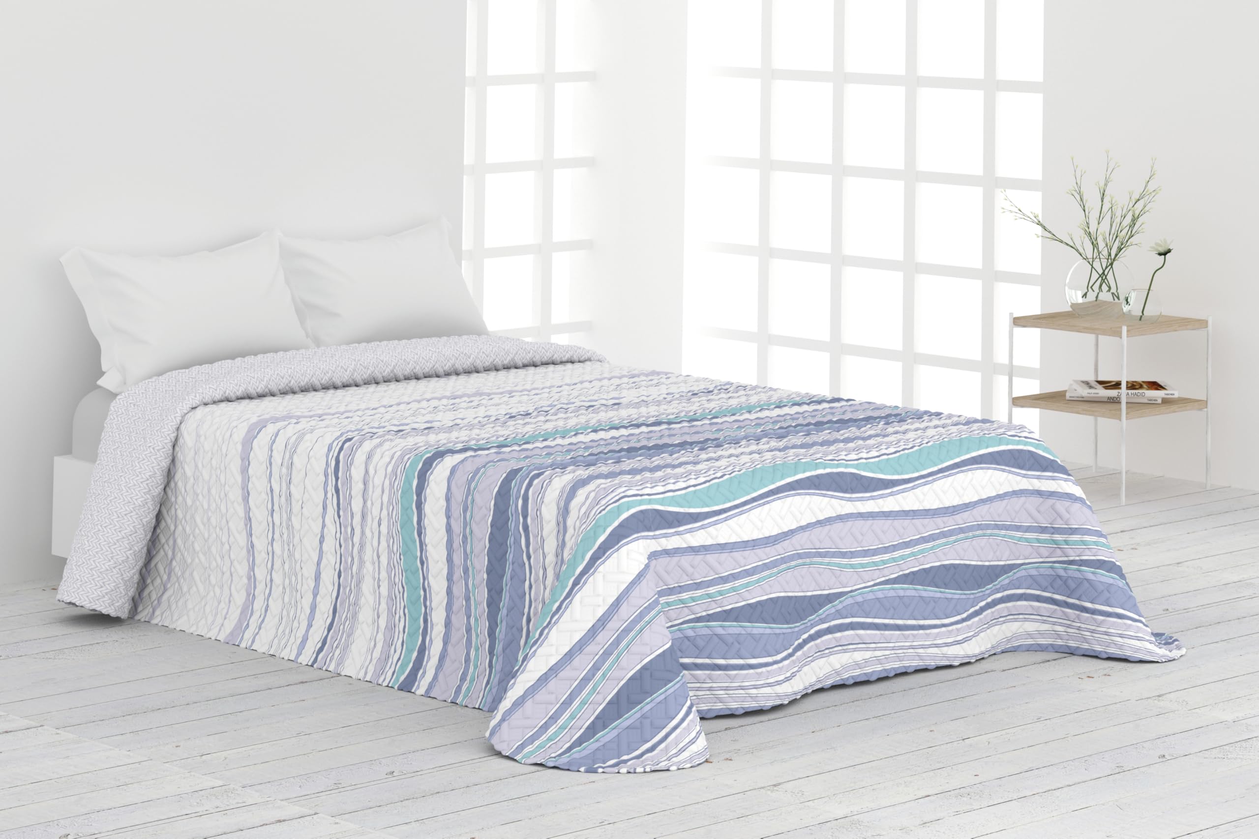 Victorio & Lucchino Colcha de Verano y Primavera Sin Cojines. Ligera Colcha cubrecama de Microfibra. (Arezzo - Celeste, Cama 90 cm)