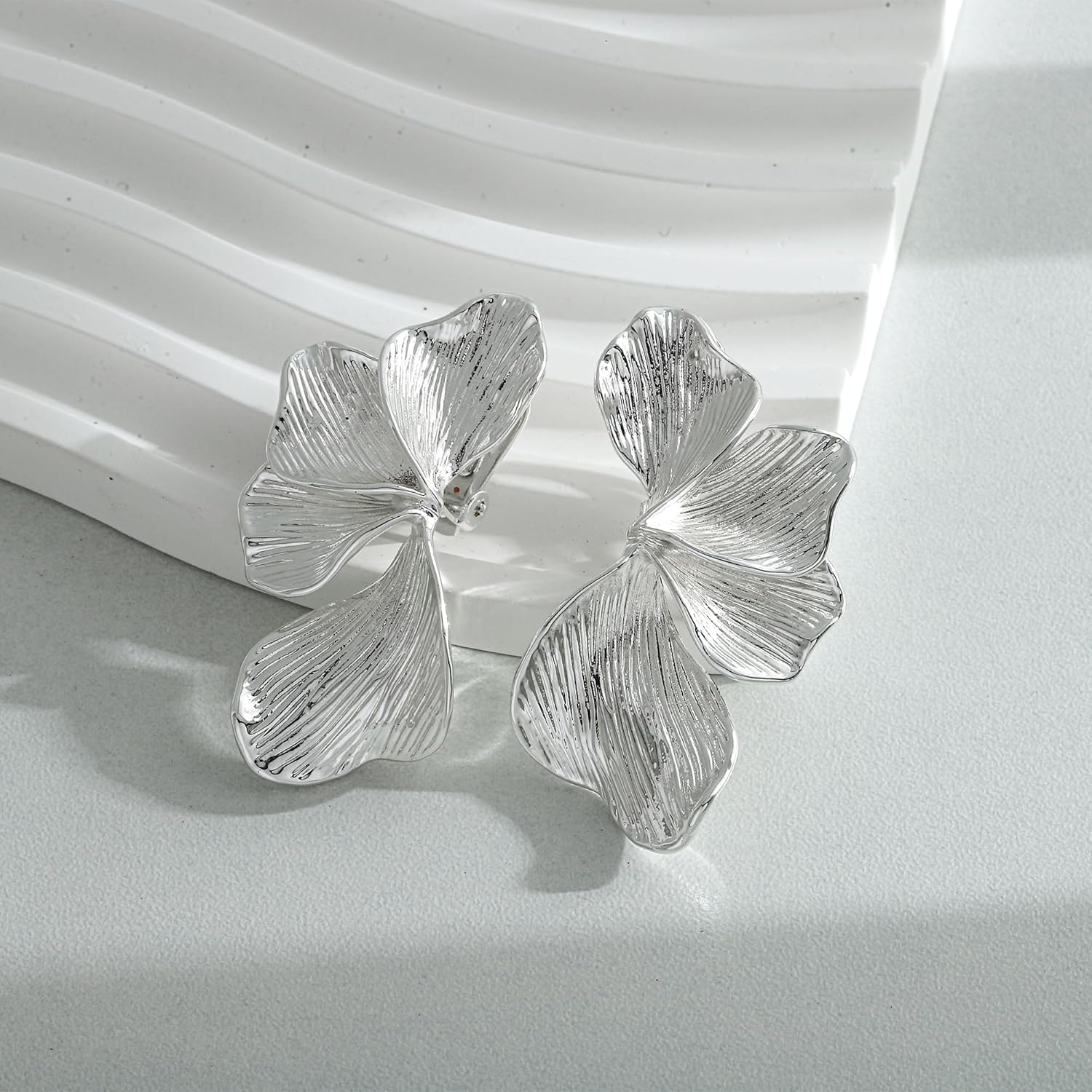 WOWORAMA Chunky Clip On Earrings for Women Vintage Flower Statement Earrings Large Floral Clips Dangle Earring Trendy Non Pierced Jewelry Gold/Silver - Image 5