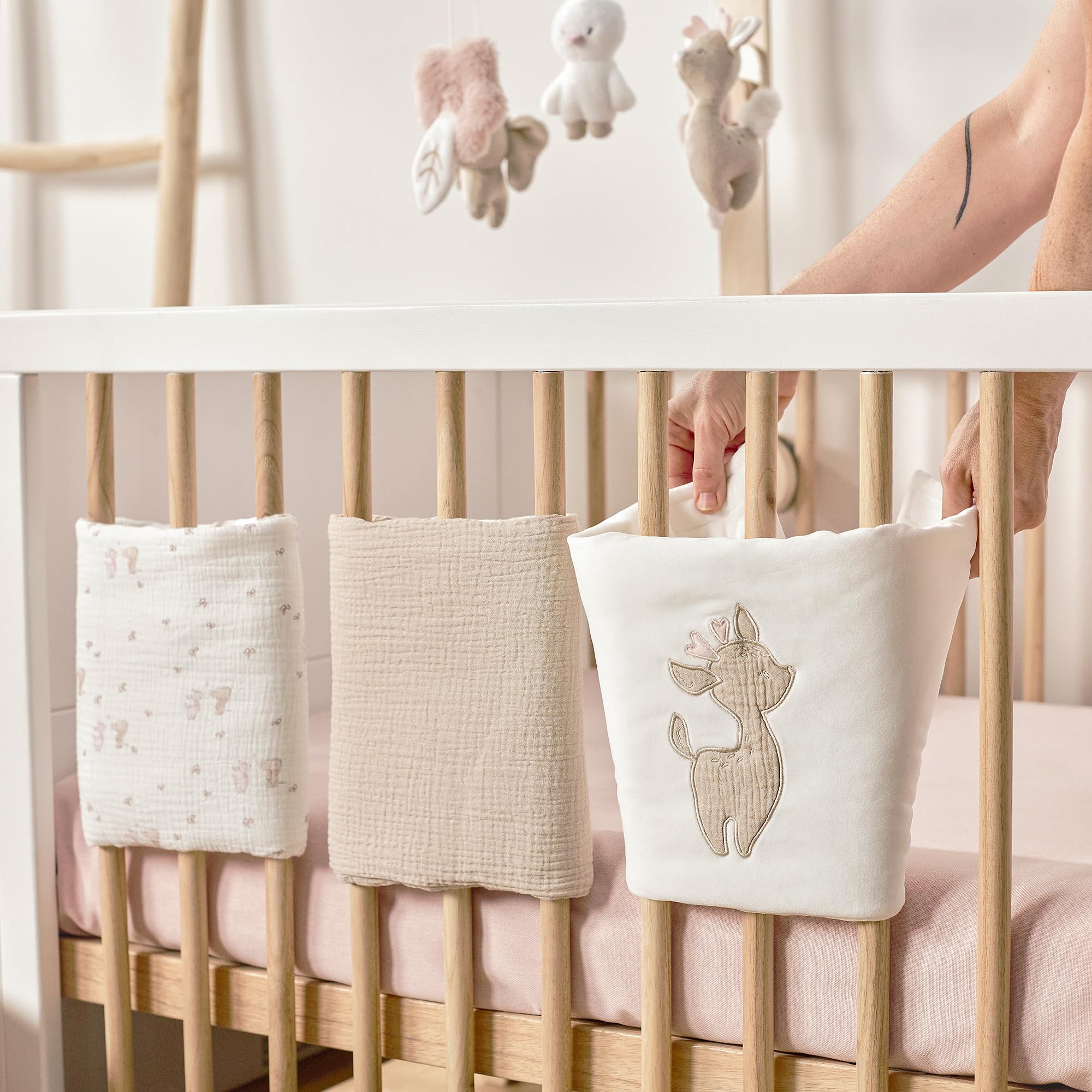 Nattou Lot de 6 protège-Lits en Coton et Polyester - Rembourrage en Coton/Polyester - pour Fan - Beige/Blanc