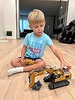 Vista 9 de Excavadora de juguete con control remoto para niños Camión de construcción de metal de 11 canales con luces, 2 baterías de 1200 mAh, tiempo