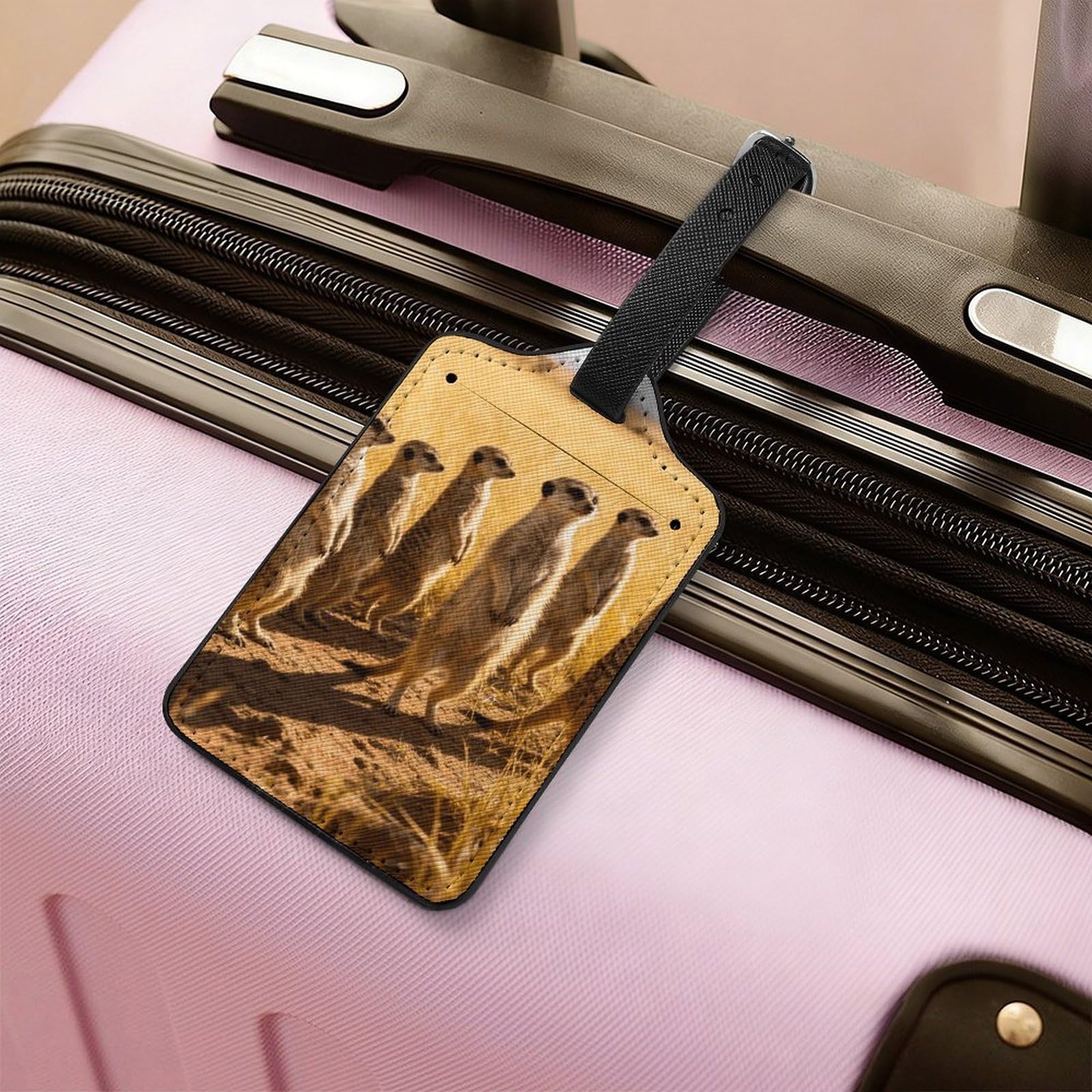 Etichette personalizzate per valigie con motivo suricati sul prato con copertura per la privacy, slot per carte d'identità, per borse da viaggio, etichette con nome dal design unico per valigie, zaini