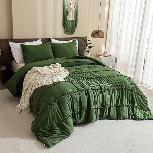 Sanracie Juego de edredón con pompones de color verde oliva, tamaño Queen, juego de ropa de cama bohemio verde oscuro, juego de ropa de cama ligero