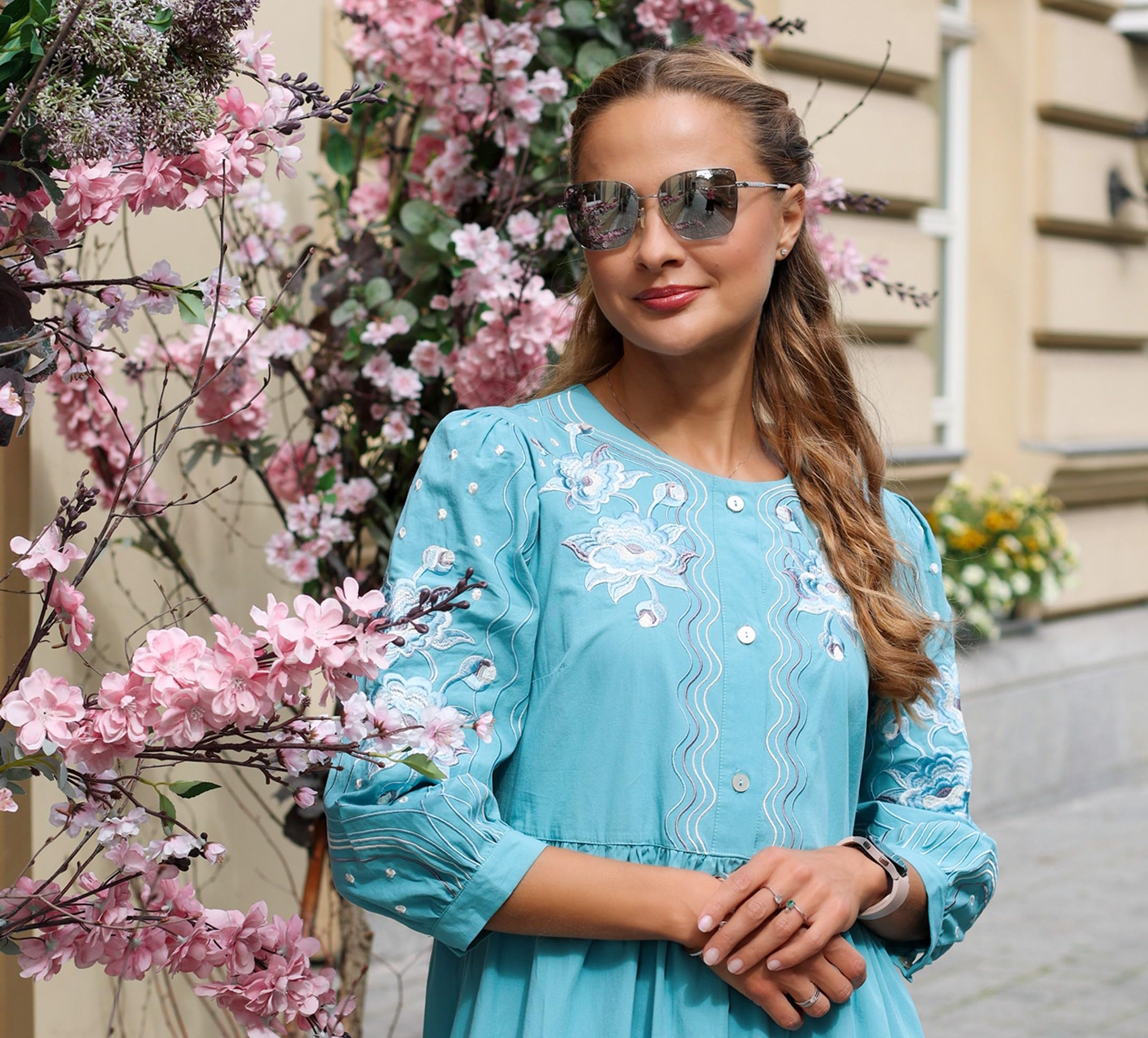 Abito Vyshyvanka turchese da donna con ricamo floreale | Abito lungo in cotone ricamato con maniche a 3/4 | Moda ucraina moderna