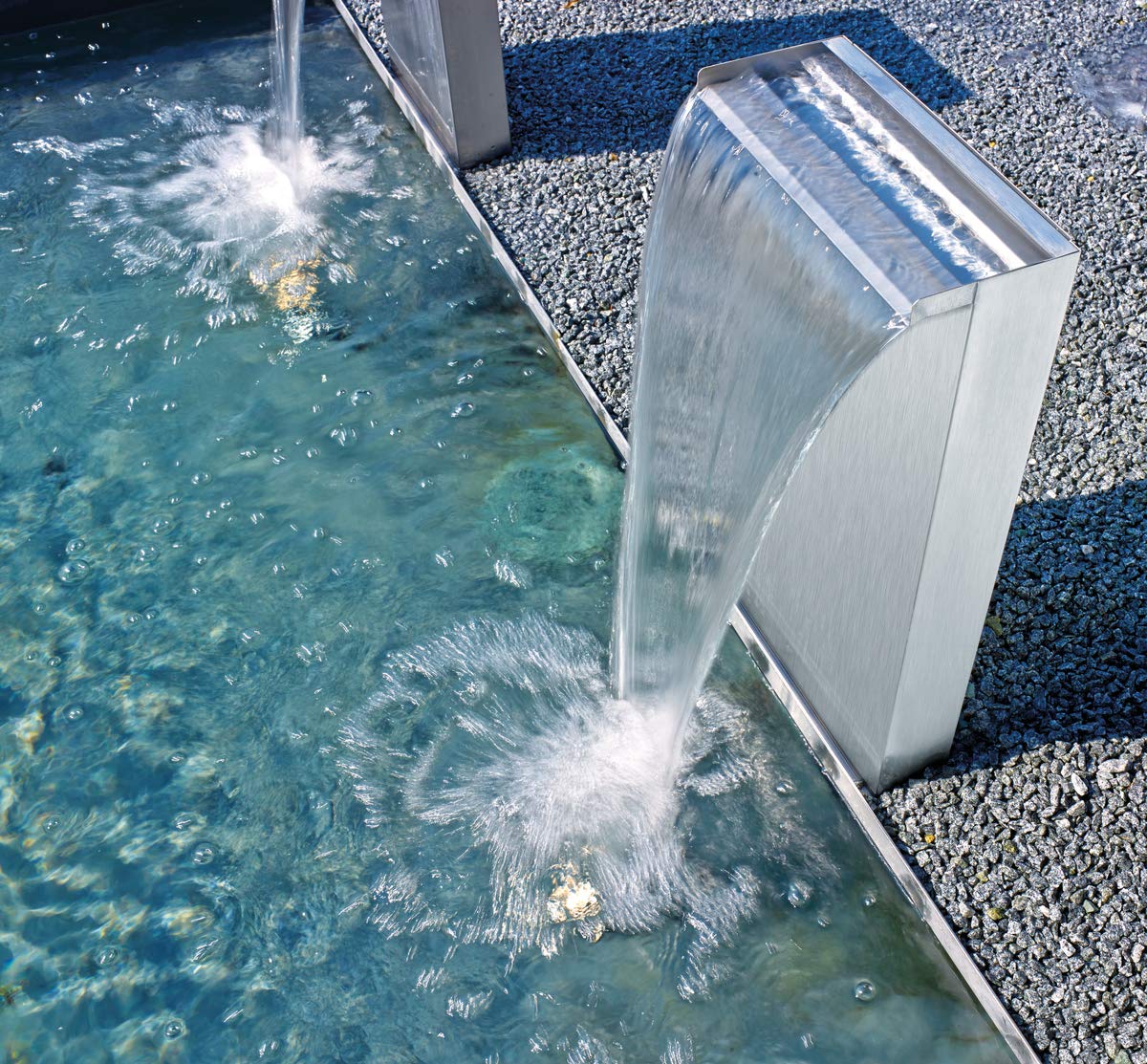 Oase 70774 Waterfall Kit 30 - Edelstahl-Wasserfall in 30 cm Breite, für Wasservorhänge mit Unterbau zur Bodeninstallation in Flachwasserzonen oder am Gartenteich