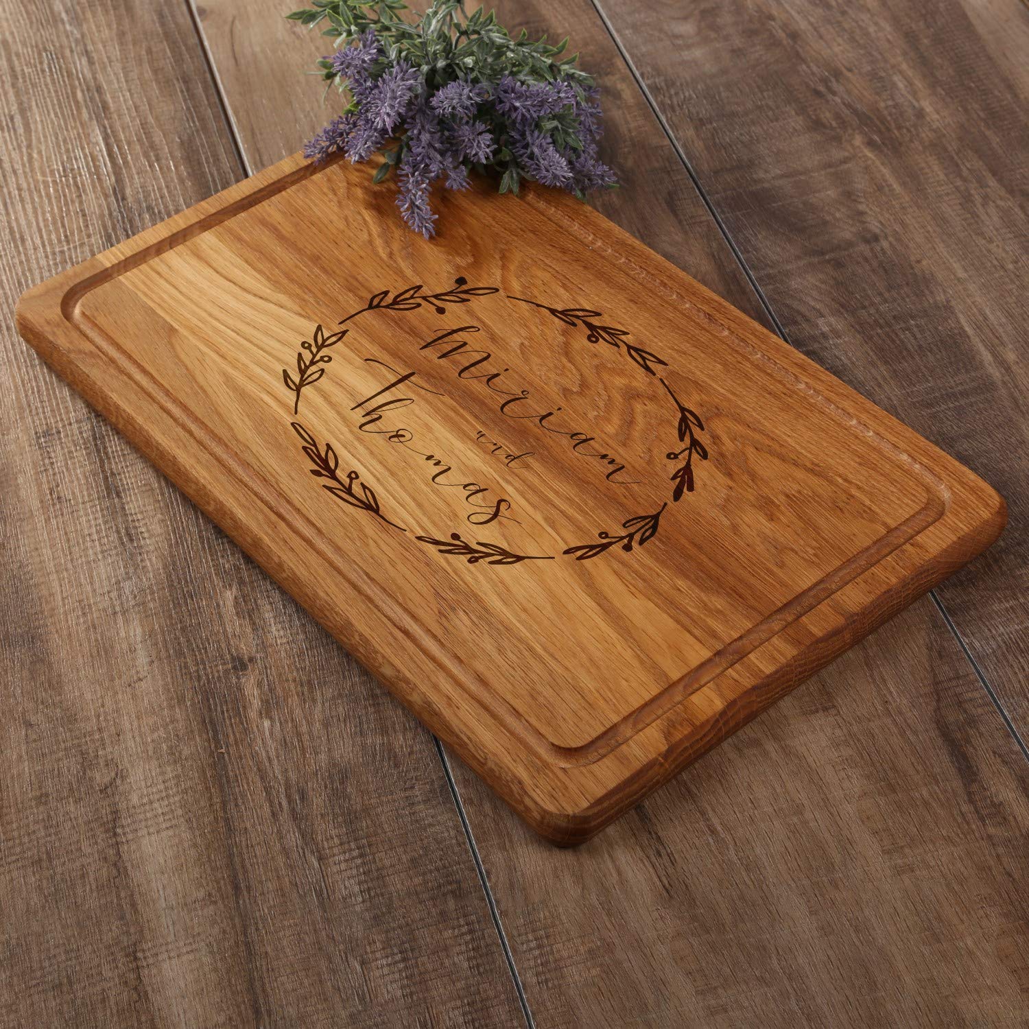 FORYOU24 Holz Schneidebrett dunkel mit Gravur Motiv 06 - personalisiert mit Wunsch-Namen Küchenbrett graviert als Geschenkidee zur Hochzeit